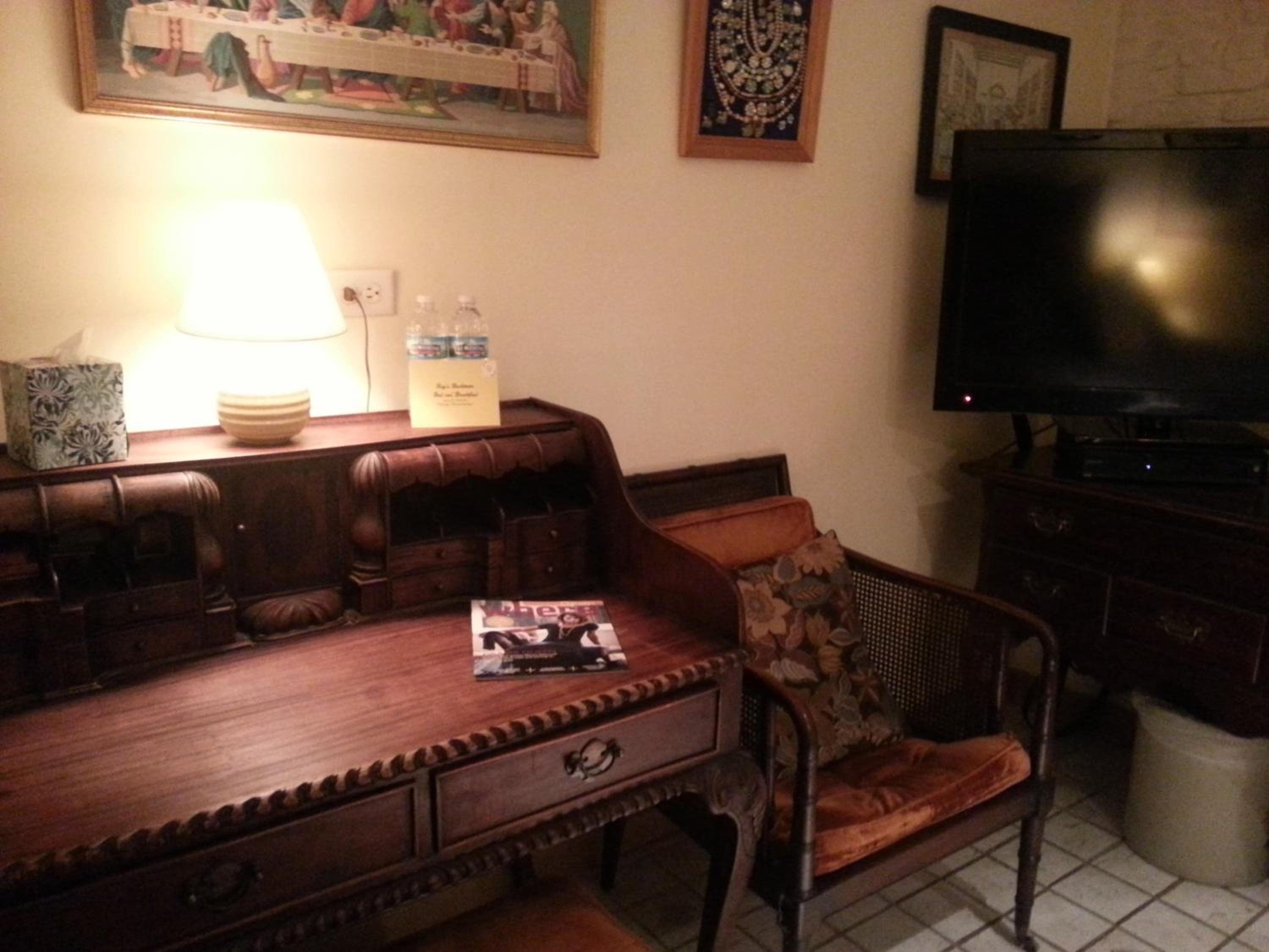 Triple Room with Queen Bed Lower Level