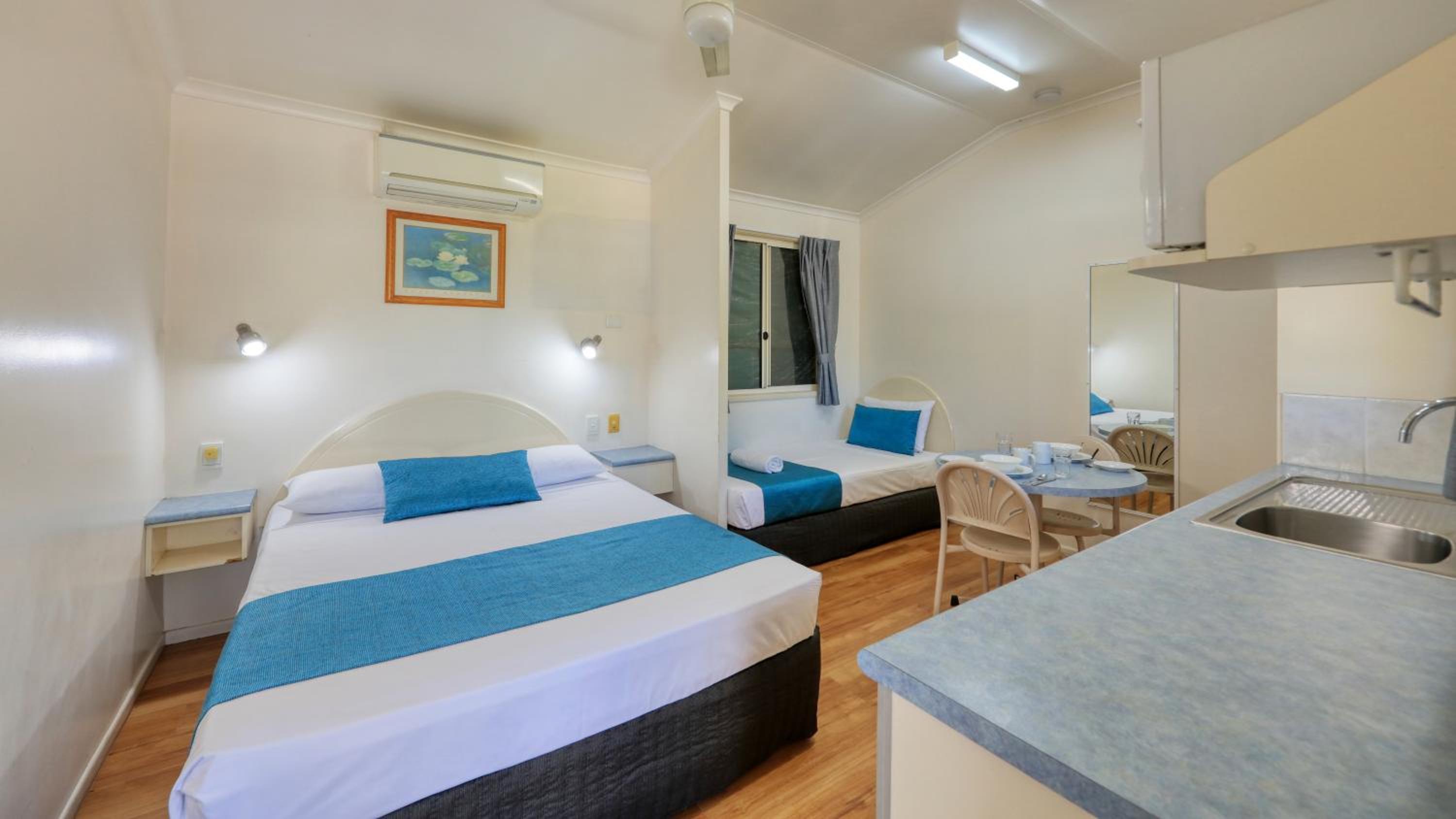 Deluxe Double or Twin Room with Spa Bath photo 3