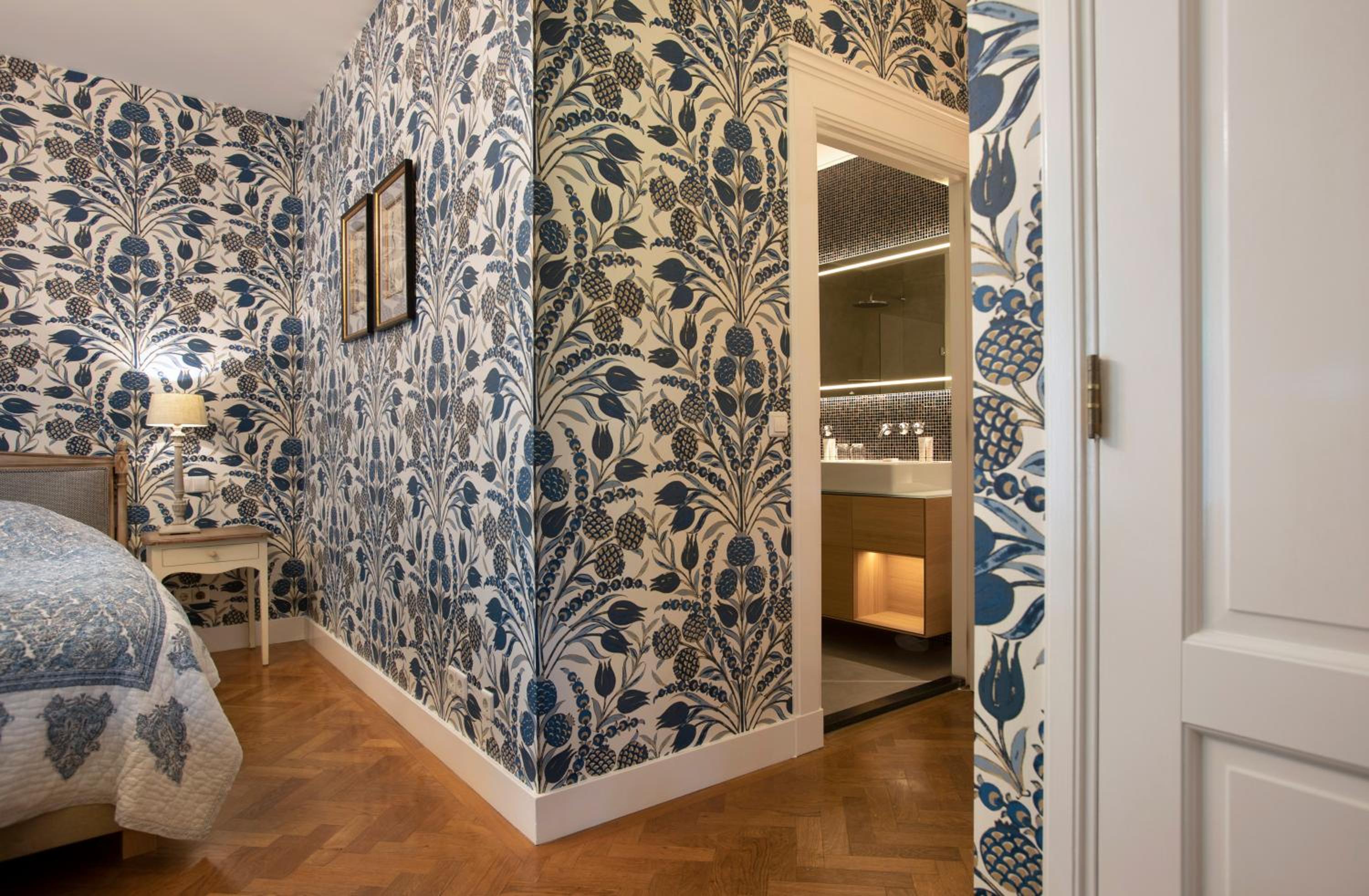 Deluxe Room - Photo 1