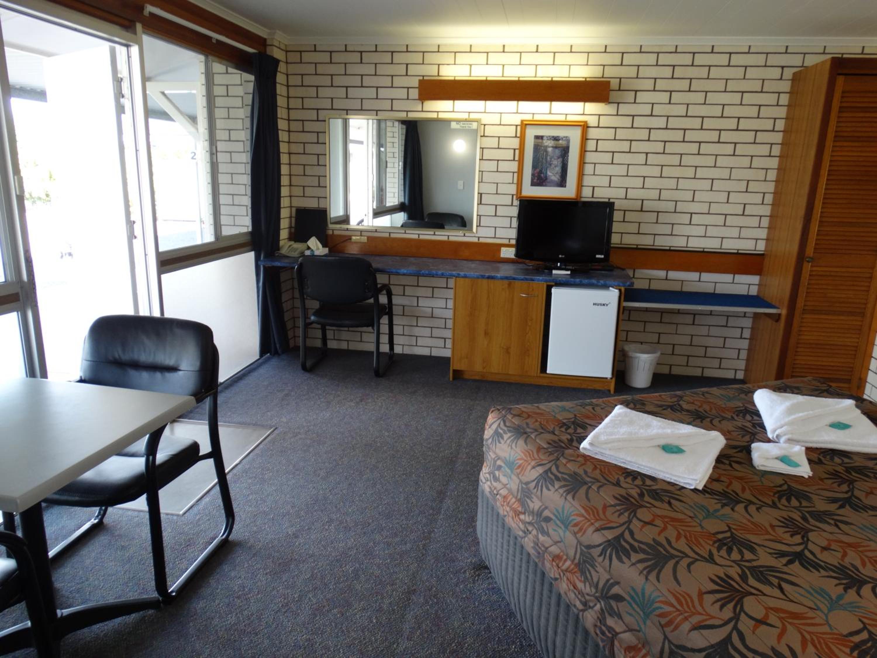 Standard Queen Room - Photo 5