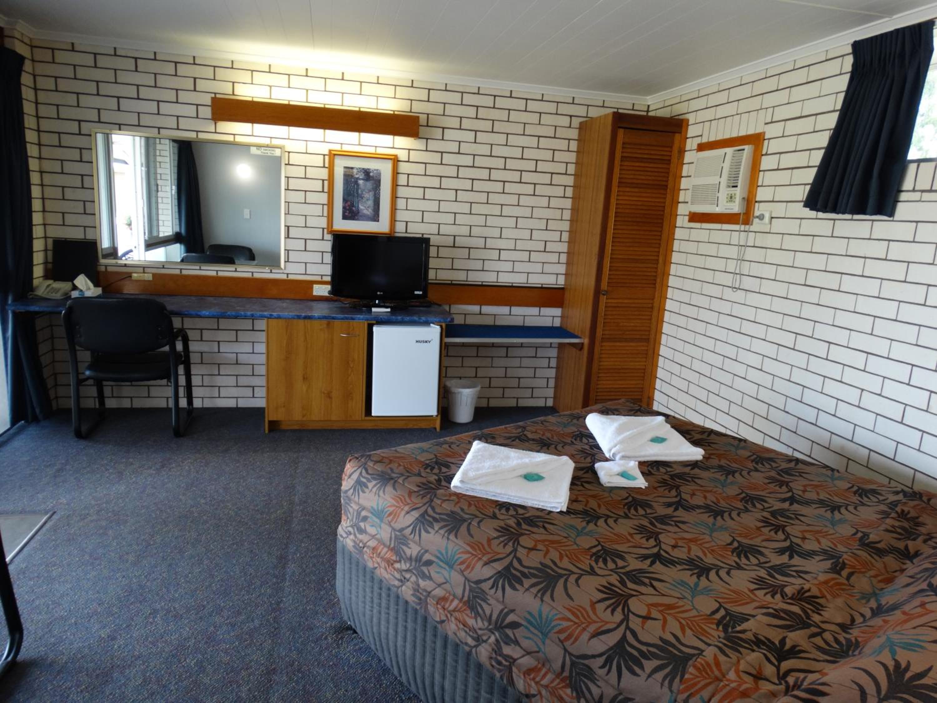 Standard Queen Room - Photo 4