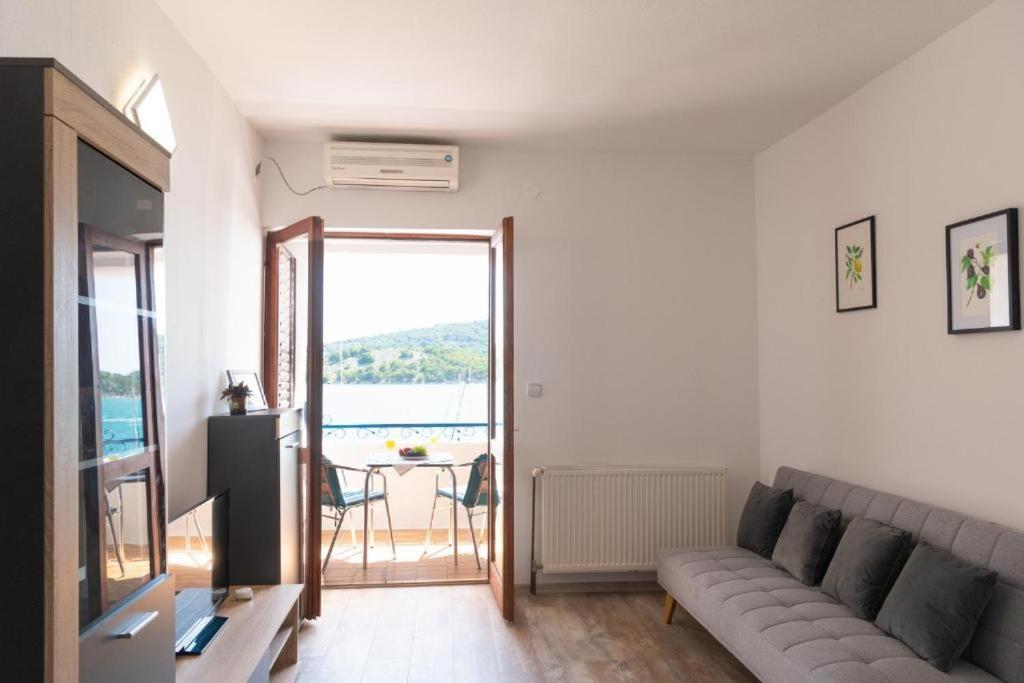 Family Room with Sea View - Photo 5