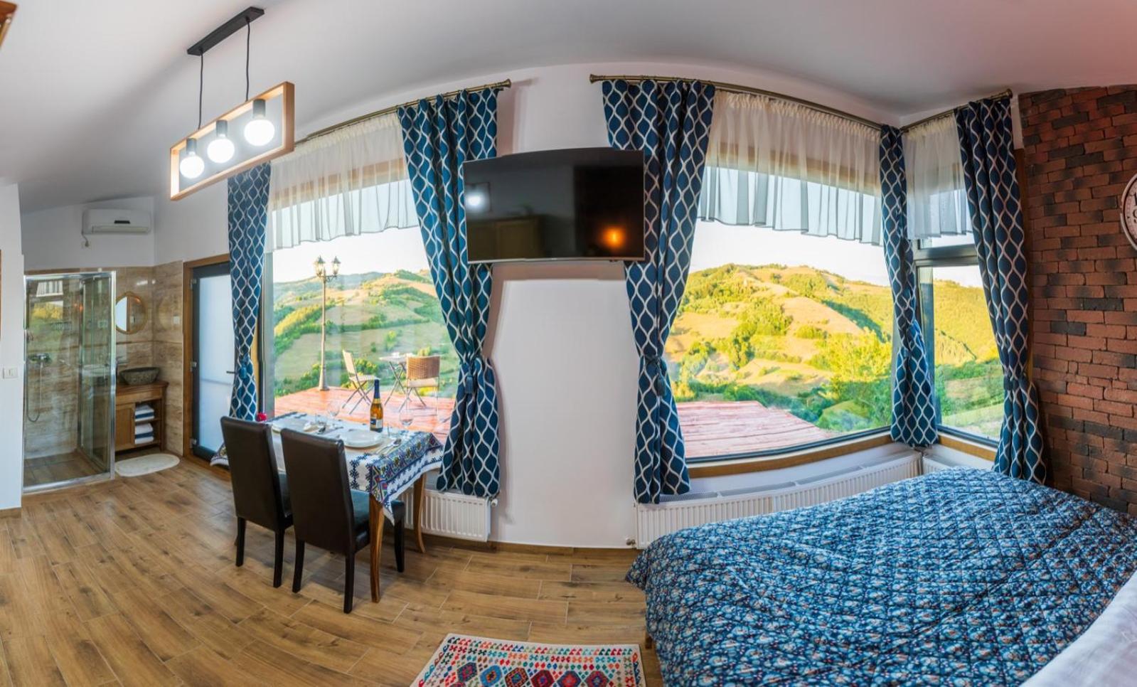 One-Bedroom House photo 2