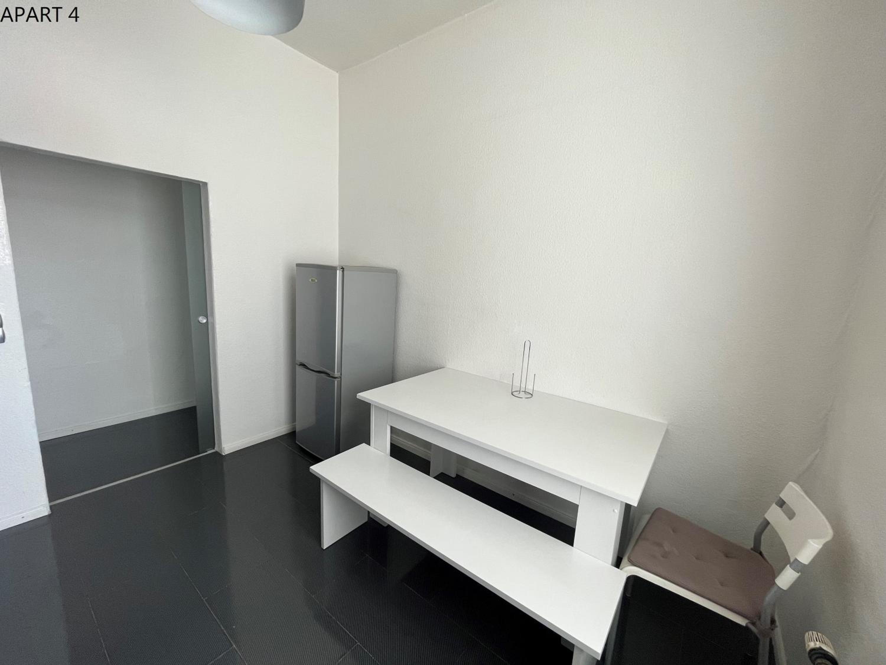 Standard One-Bedroom Apartment - Photo 9