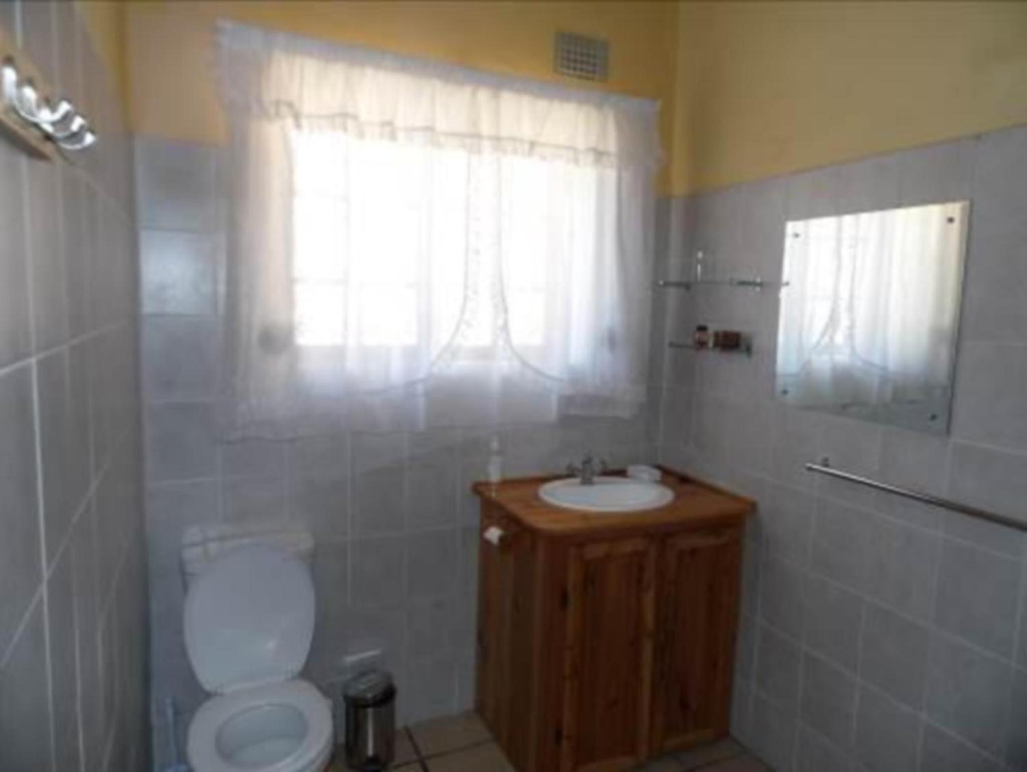 Twin Room - Photo 3