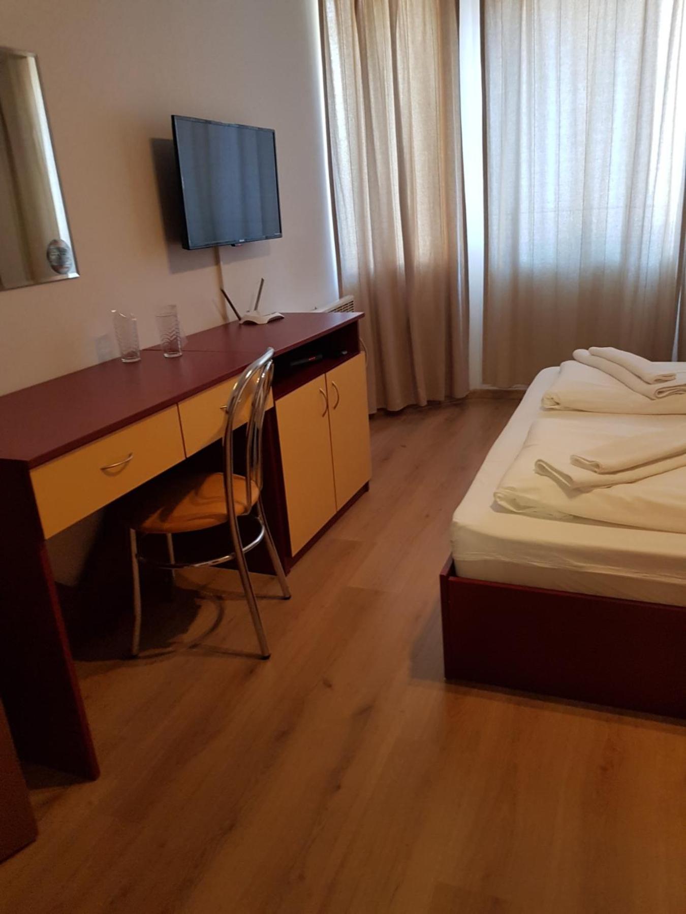 Standard Double Room - Photo 6