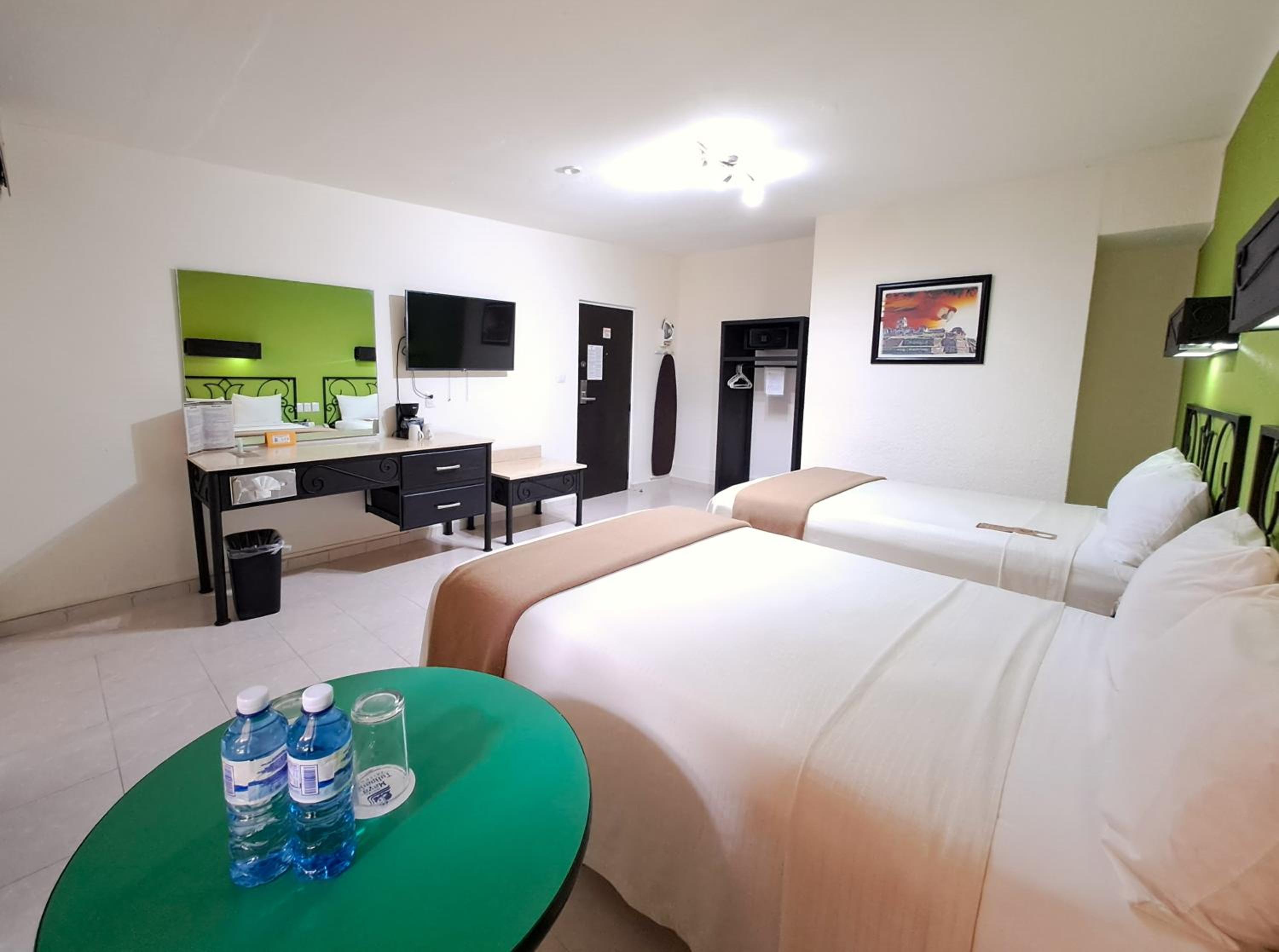 Budget Twin Room - Photo 7