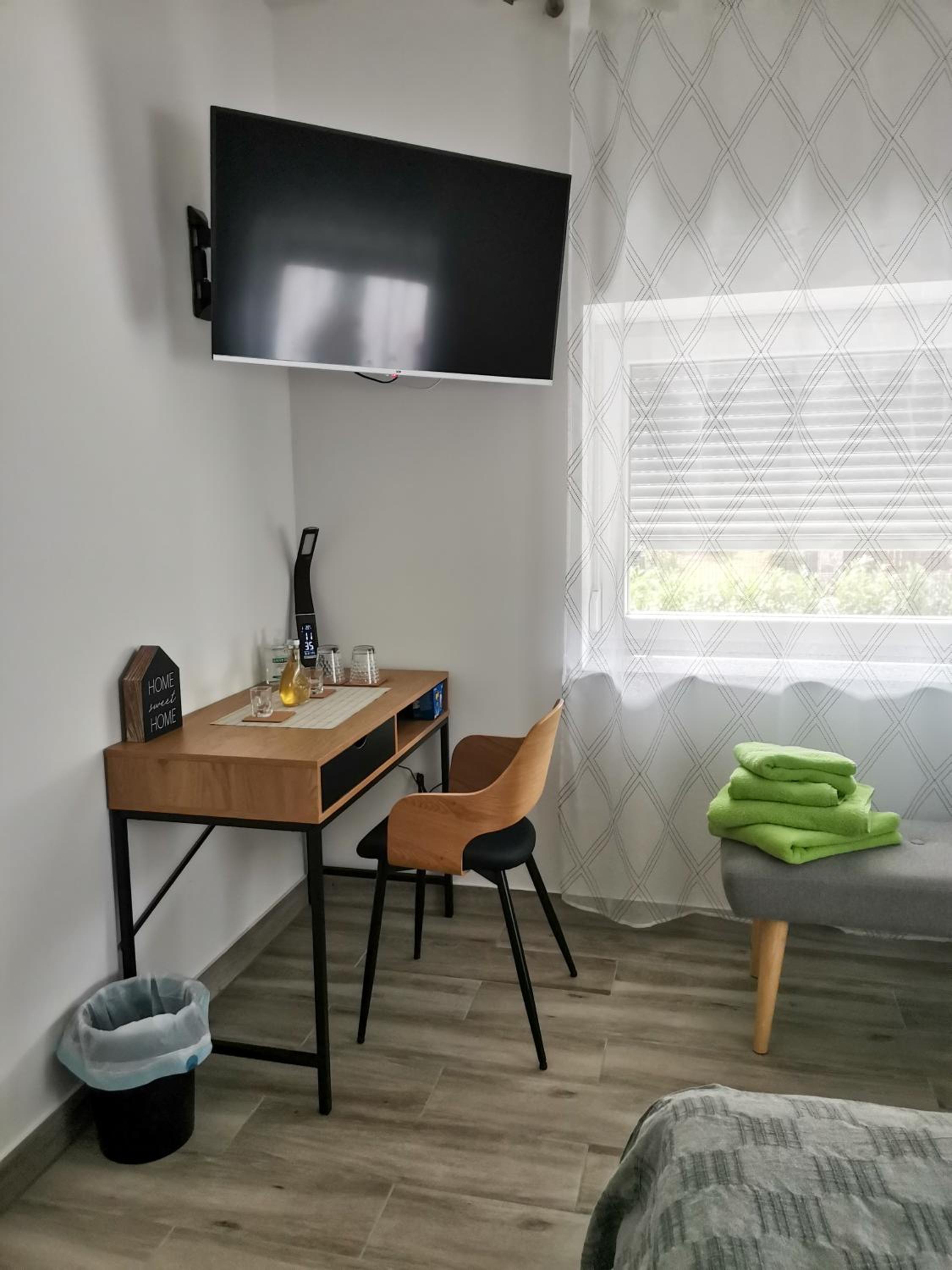 Double Room - Photo 3