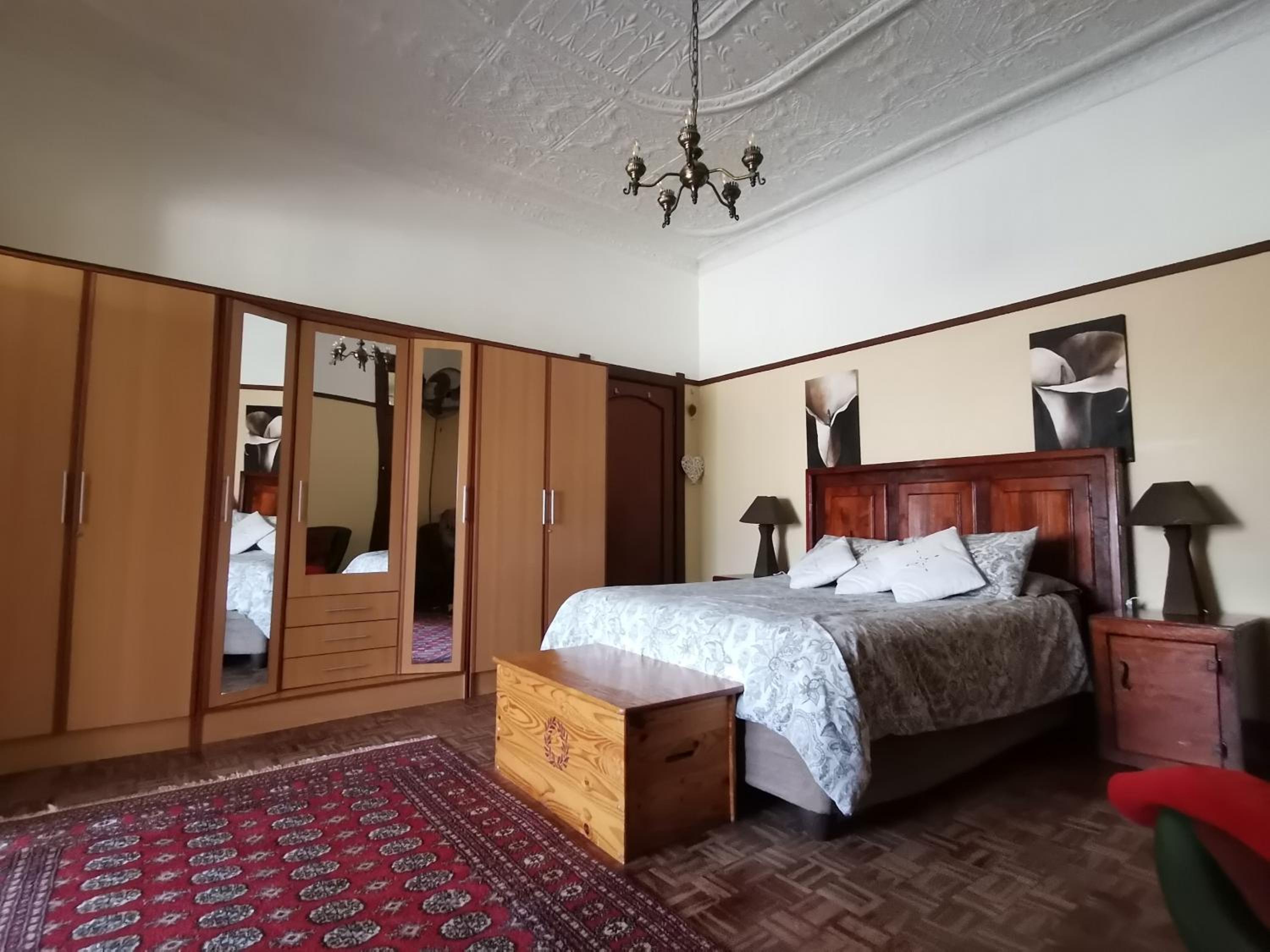 Double Room with Private Bathroom - Photo 1