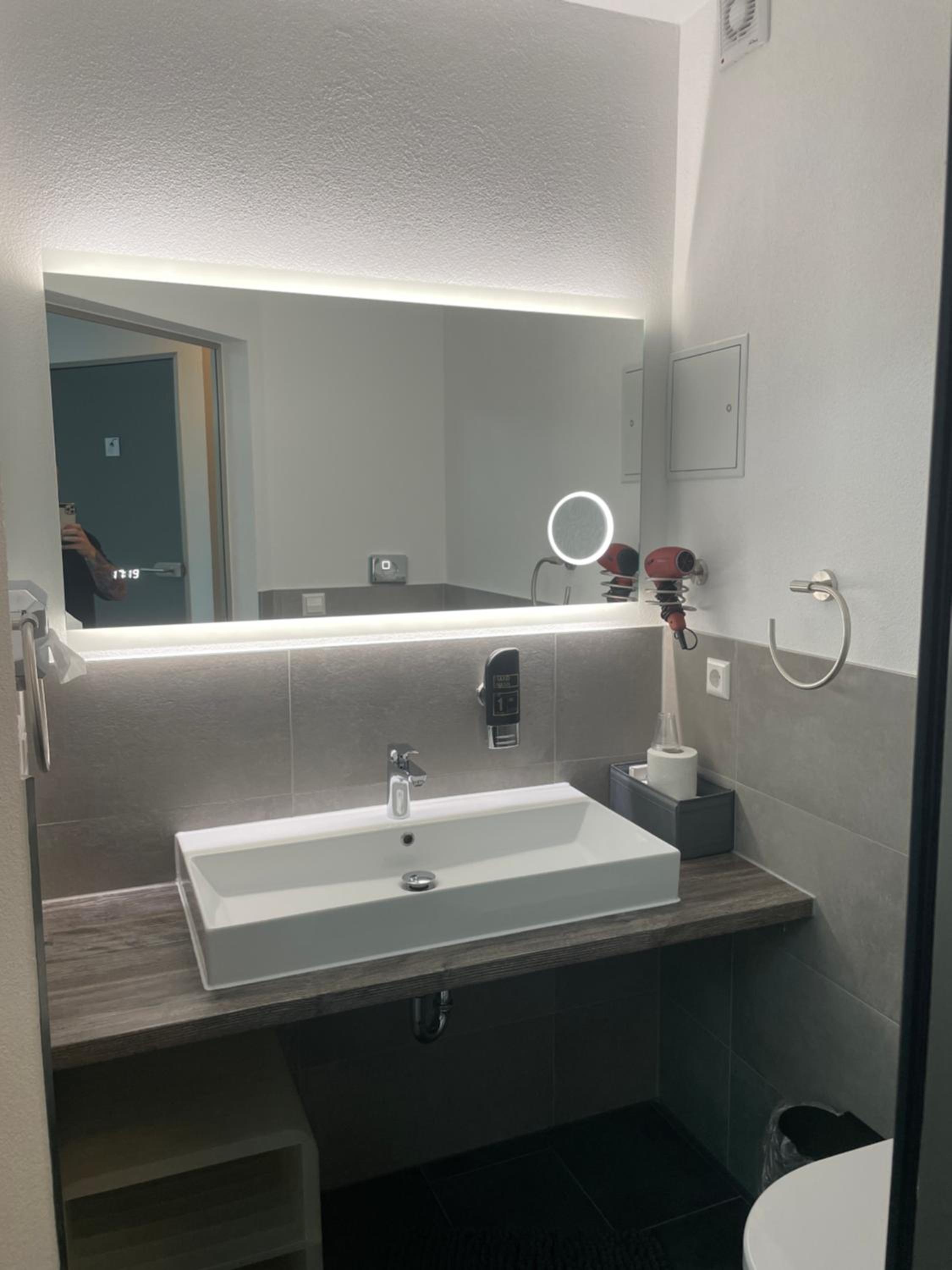 Deluxe Double Room with Balcony photo 2