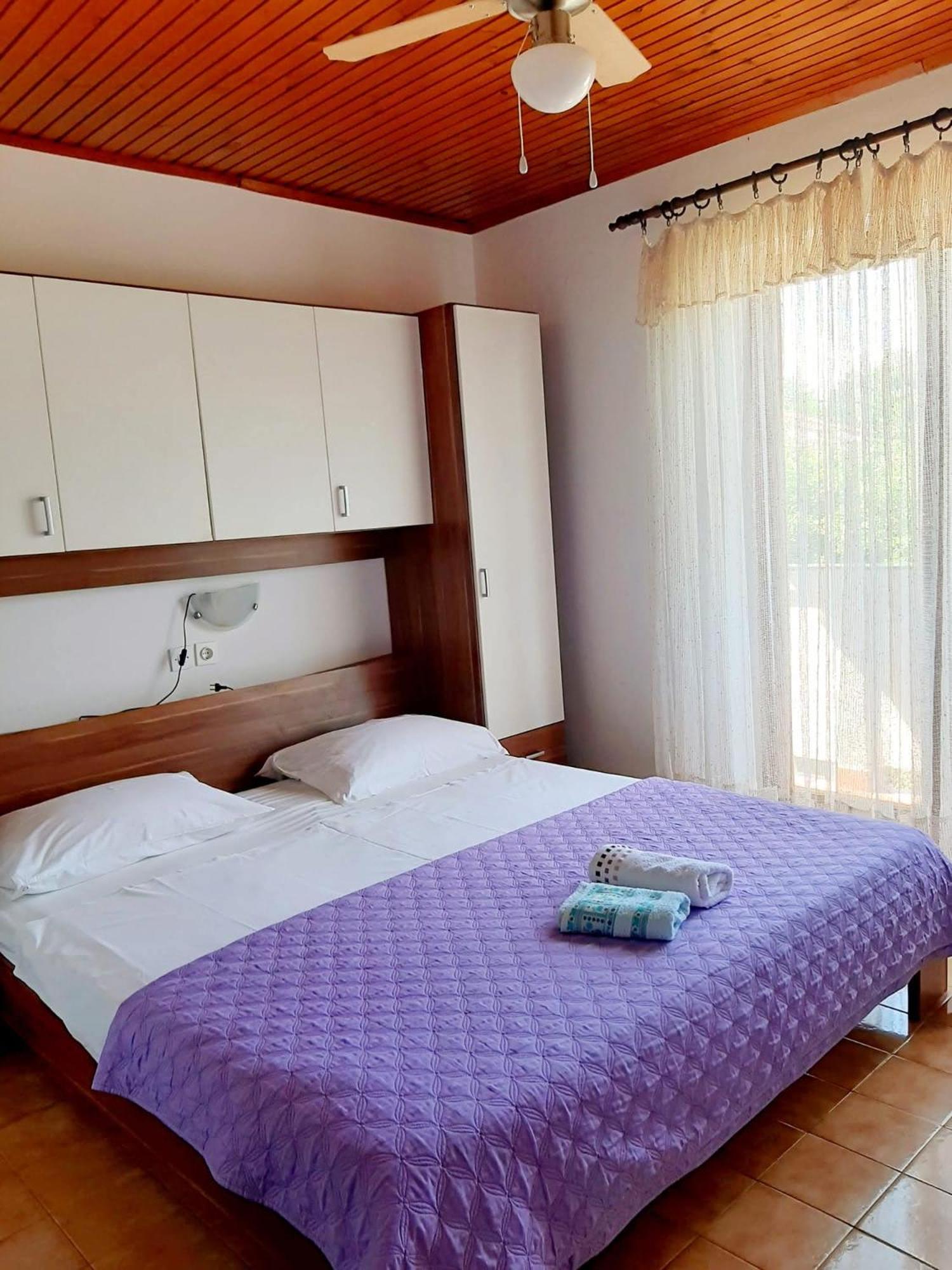 Three-Bedroom Apartment - Photo 4