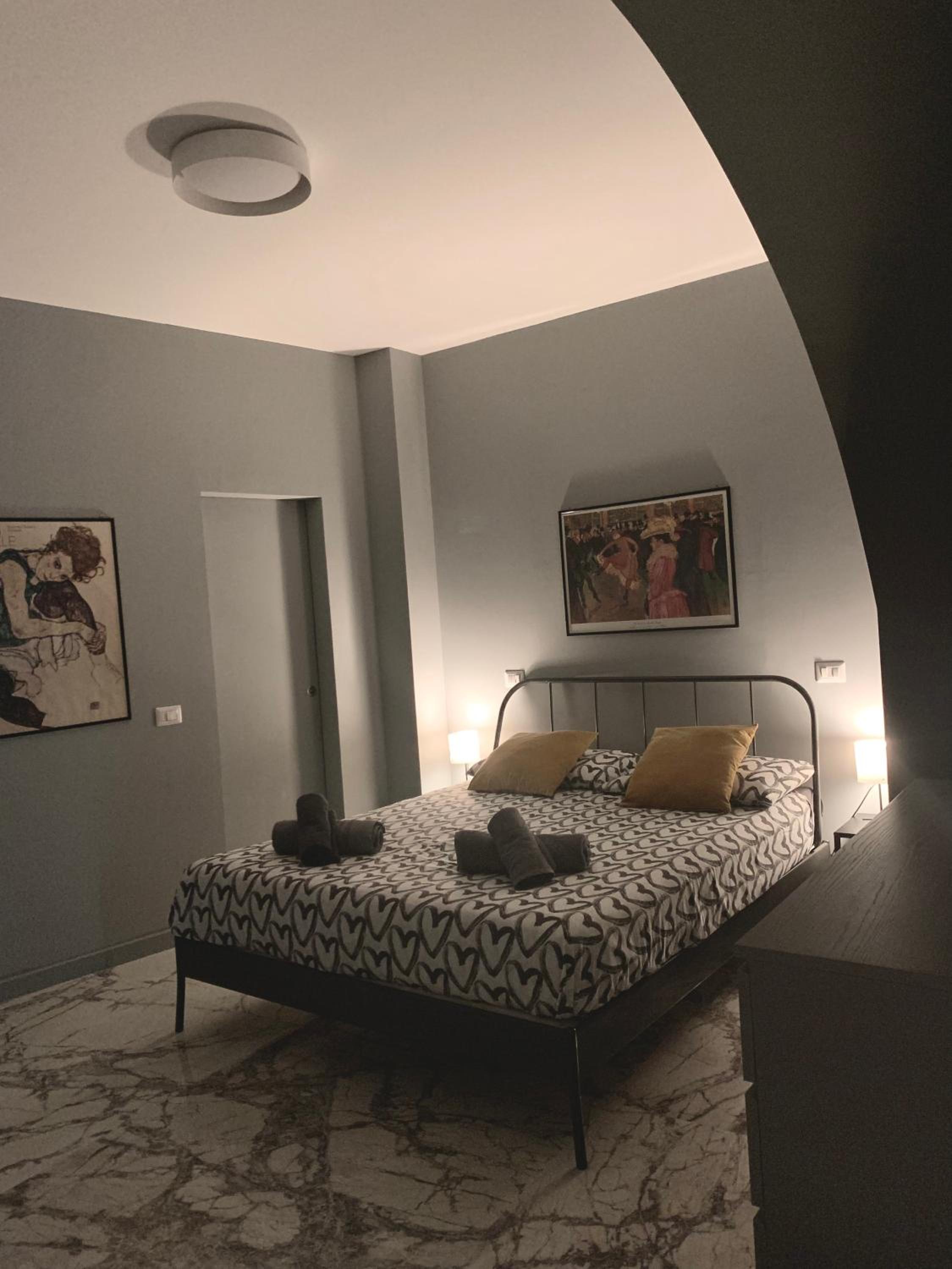 One-Bedroom Apartment photo 2