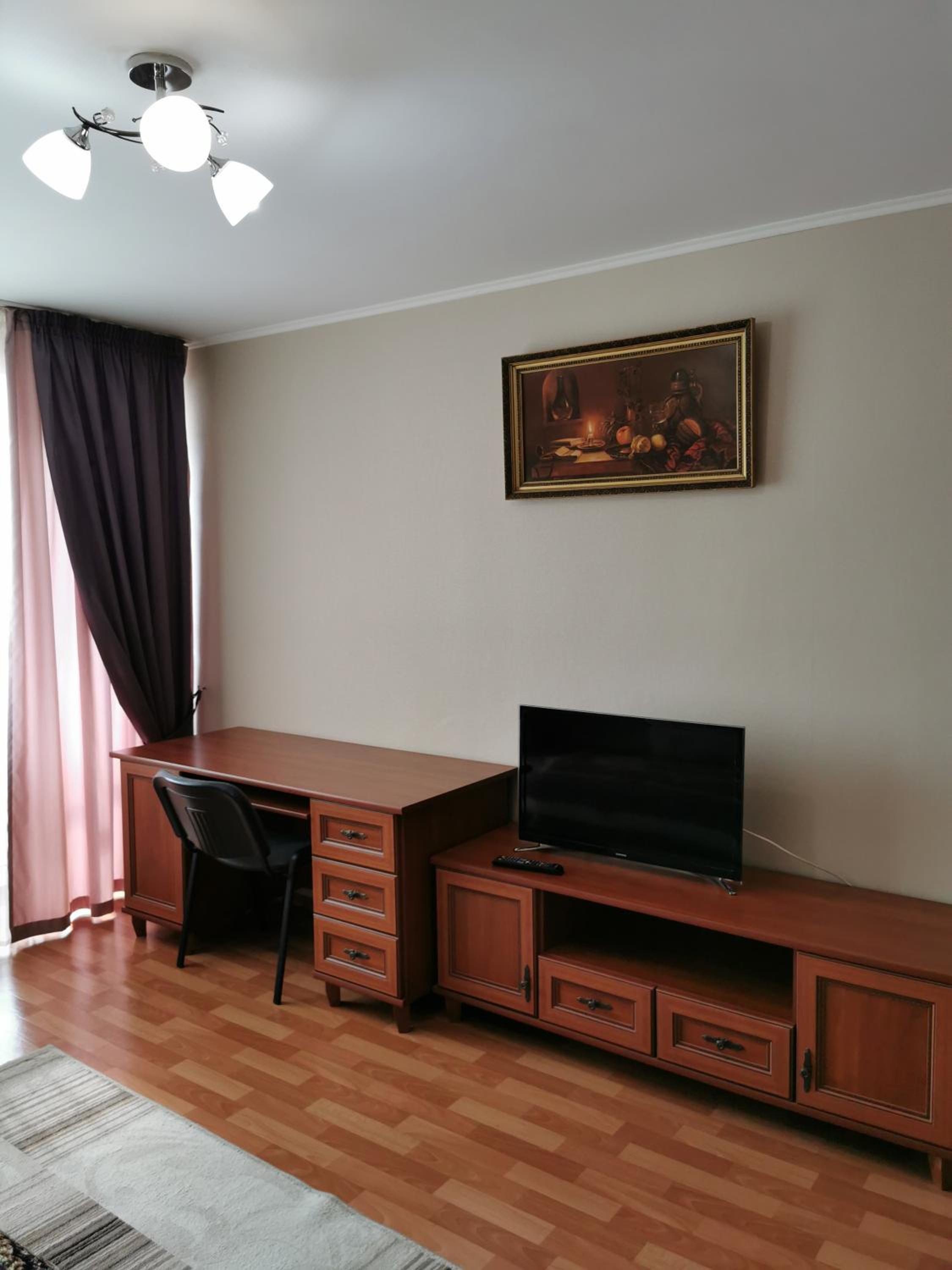 One-Bedroom Apartment photo 1