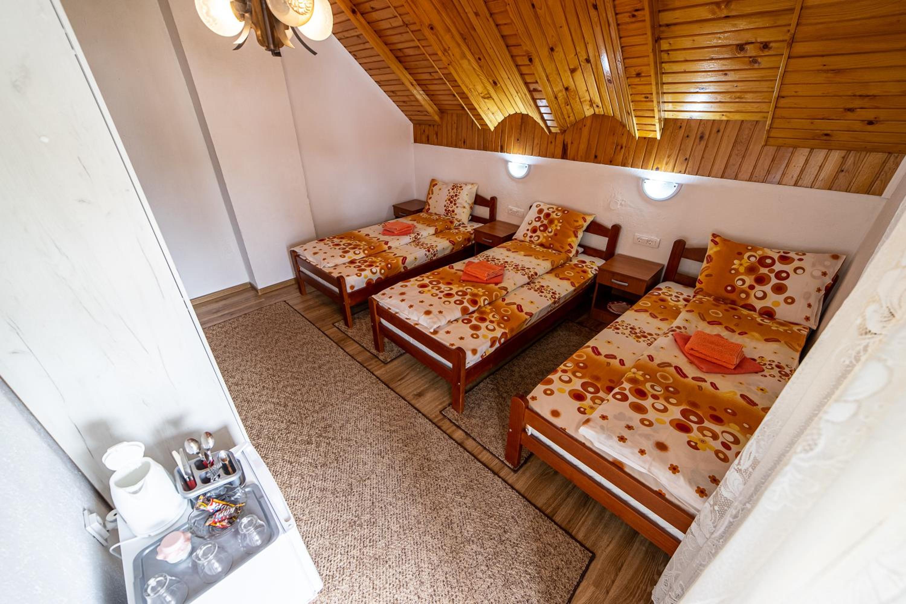 Triple Room with Shared Bathroom photo 3