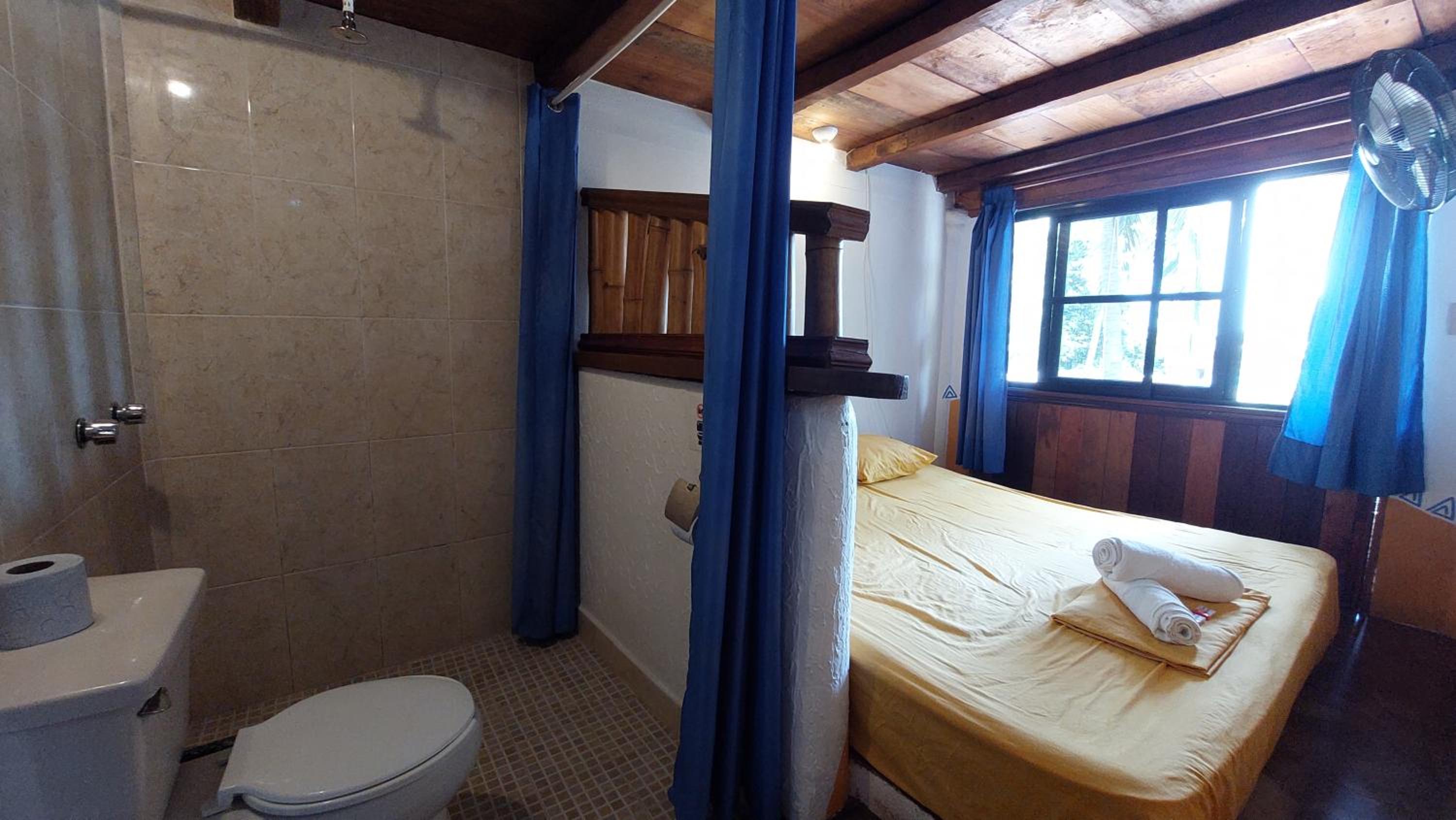 Large Double Room - Photo 8