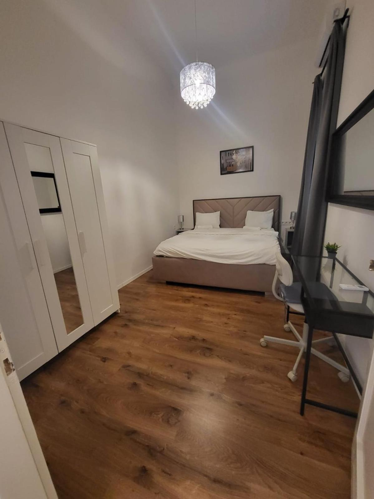 Two-Bedroom Apartment - Photo 4