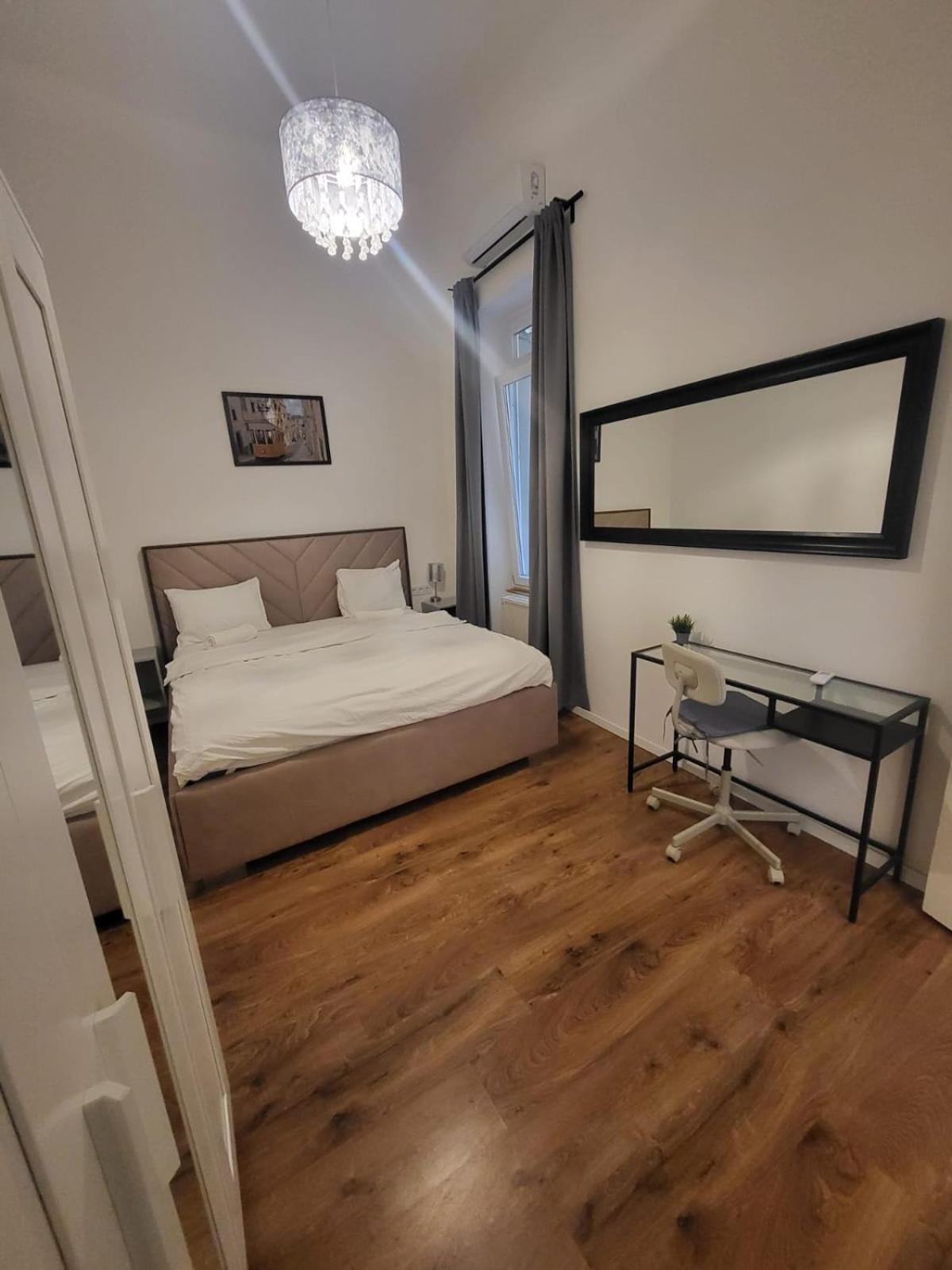 Two-Bedroom Apartment - Photo 3