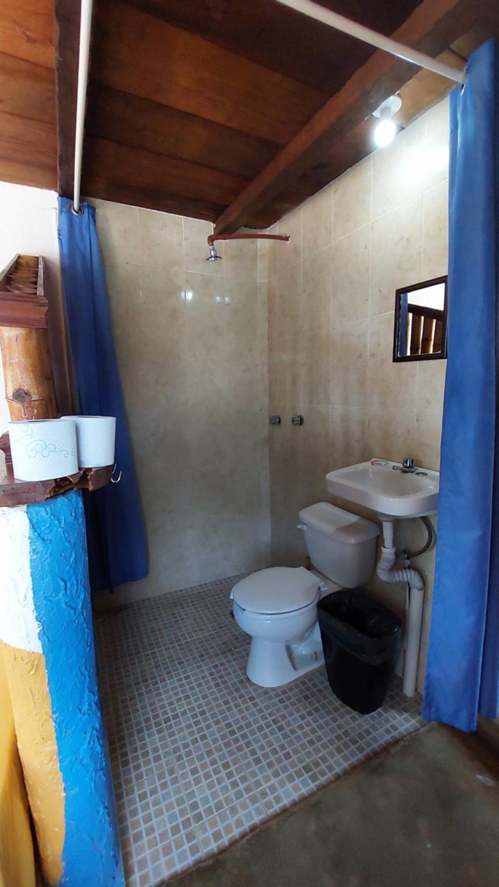 Large Double Room - Photo 2