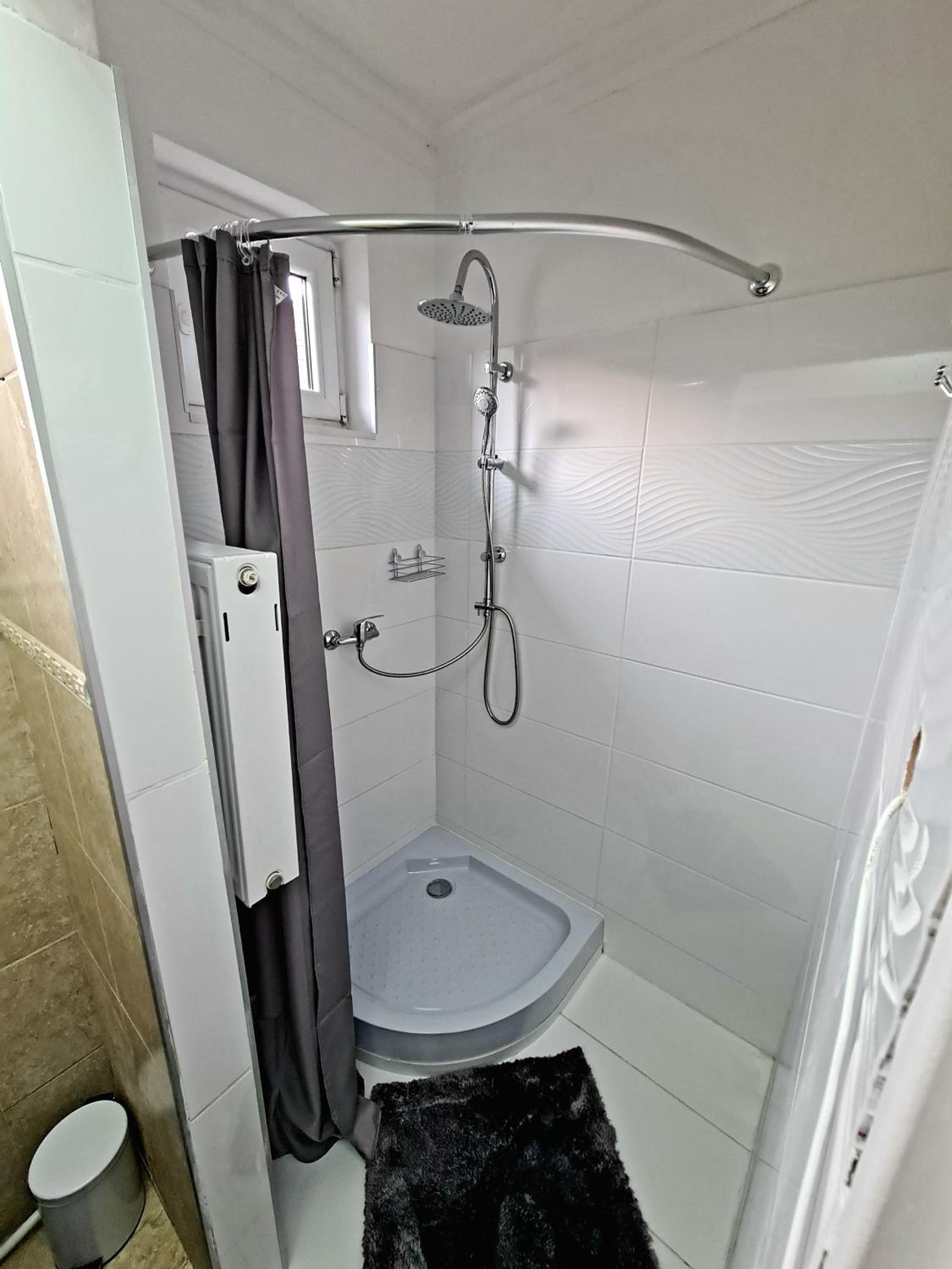 Apartment with Shower - Photo 11
