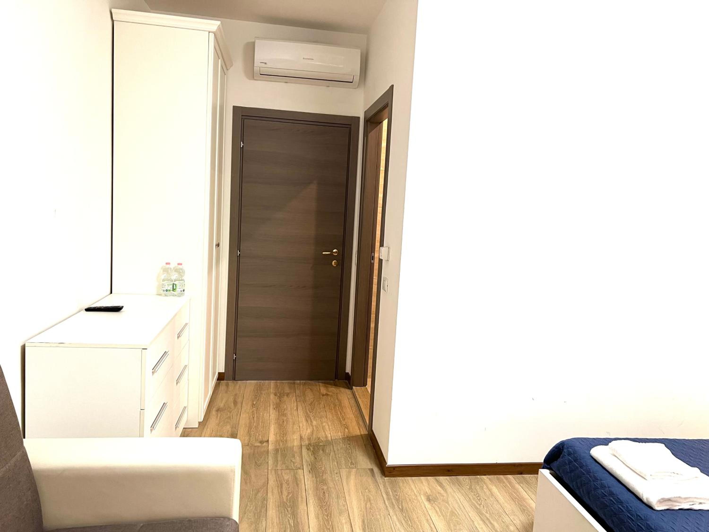 Comfort Triple Room with Shower - Photo 3
