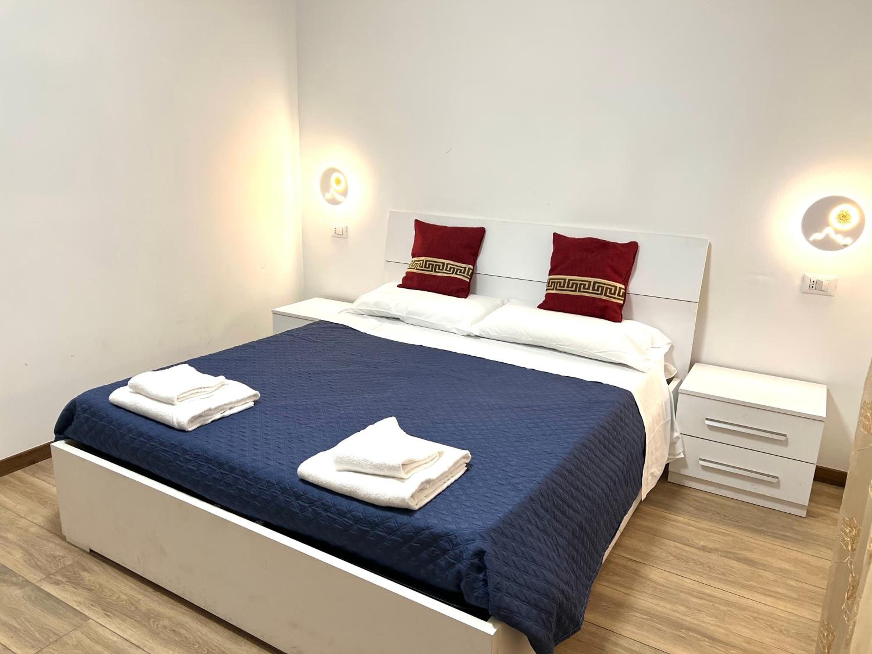 Large Double Room - Photo 8