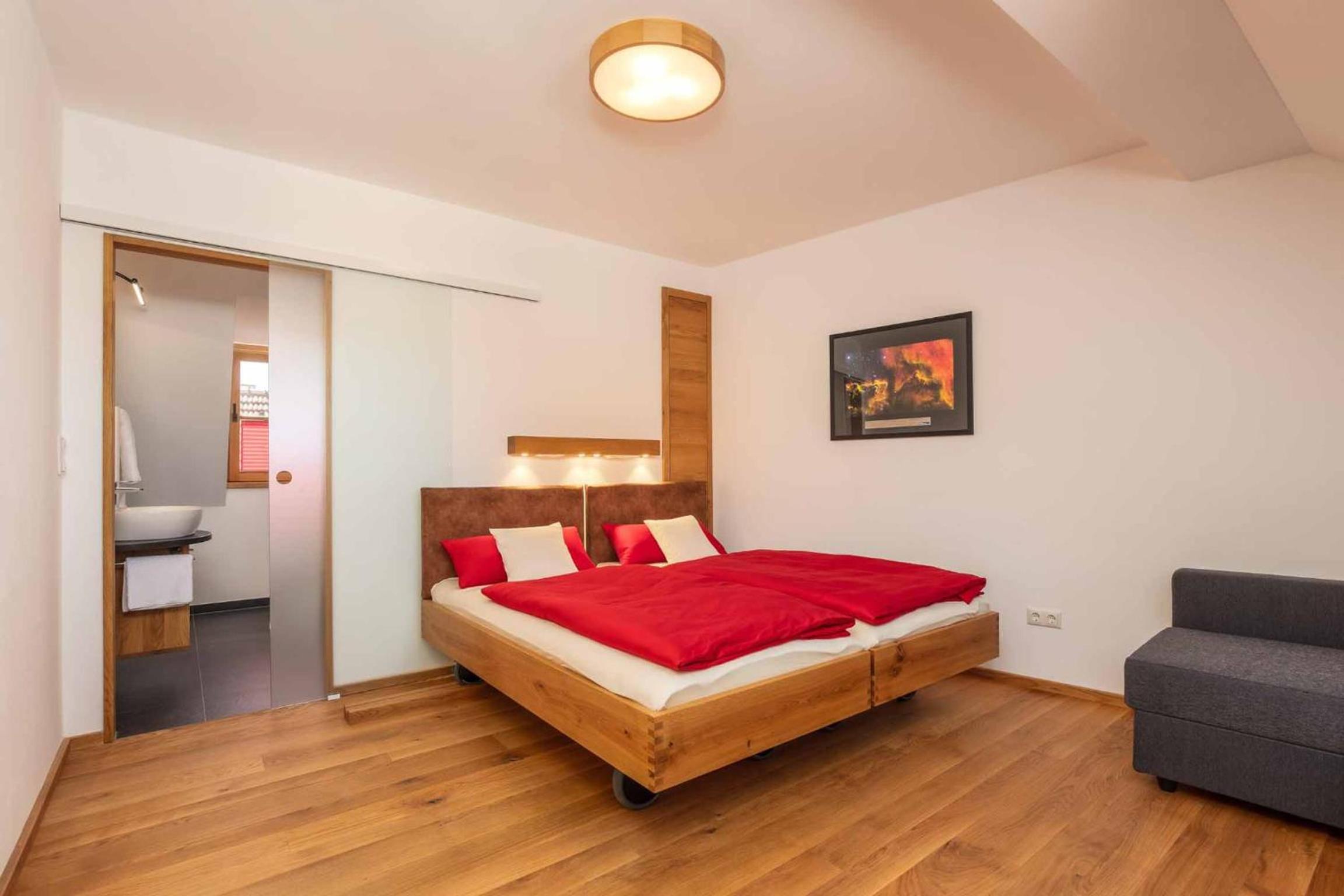 Large Double Room photo 3