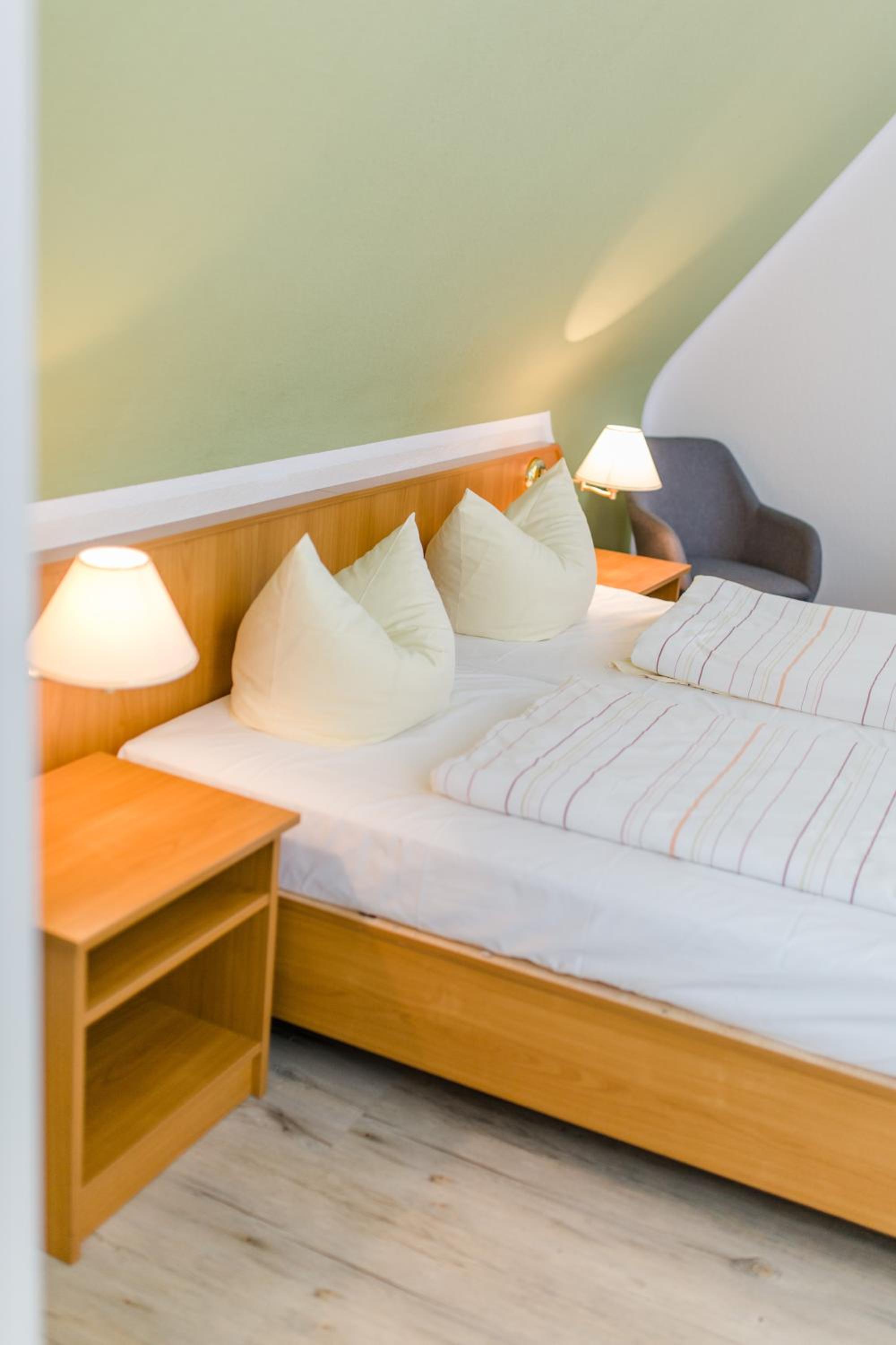 Standard Double Room - Photo 15