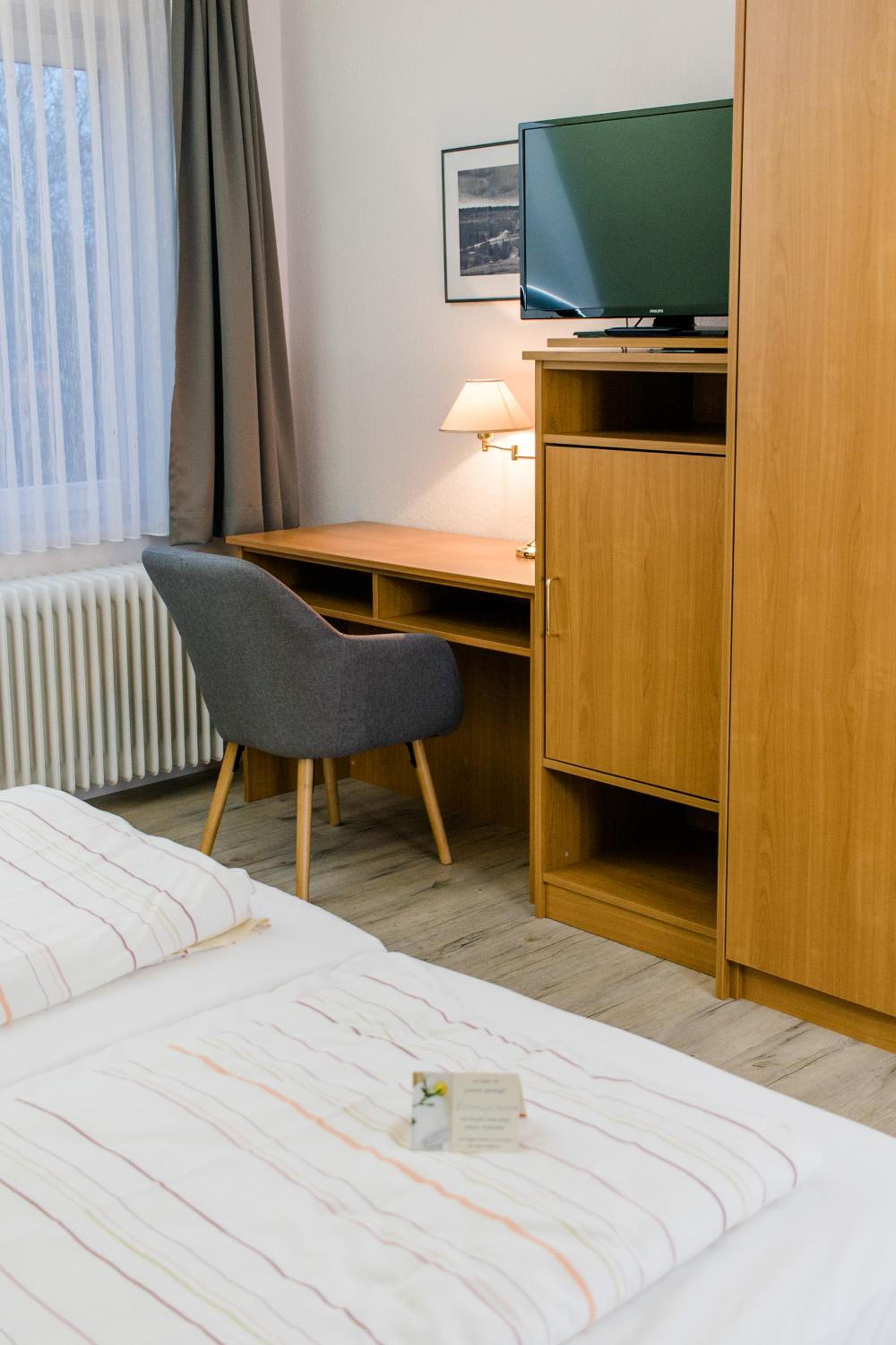 Standard Double Room - Photo 16