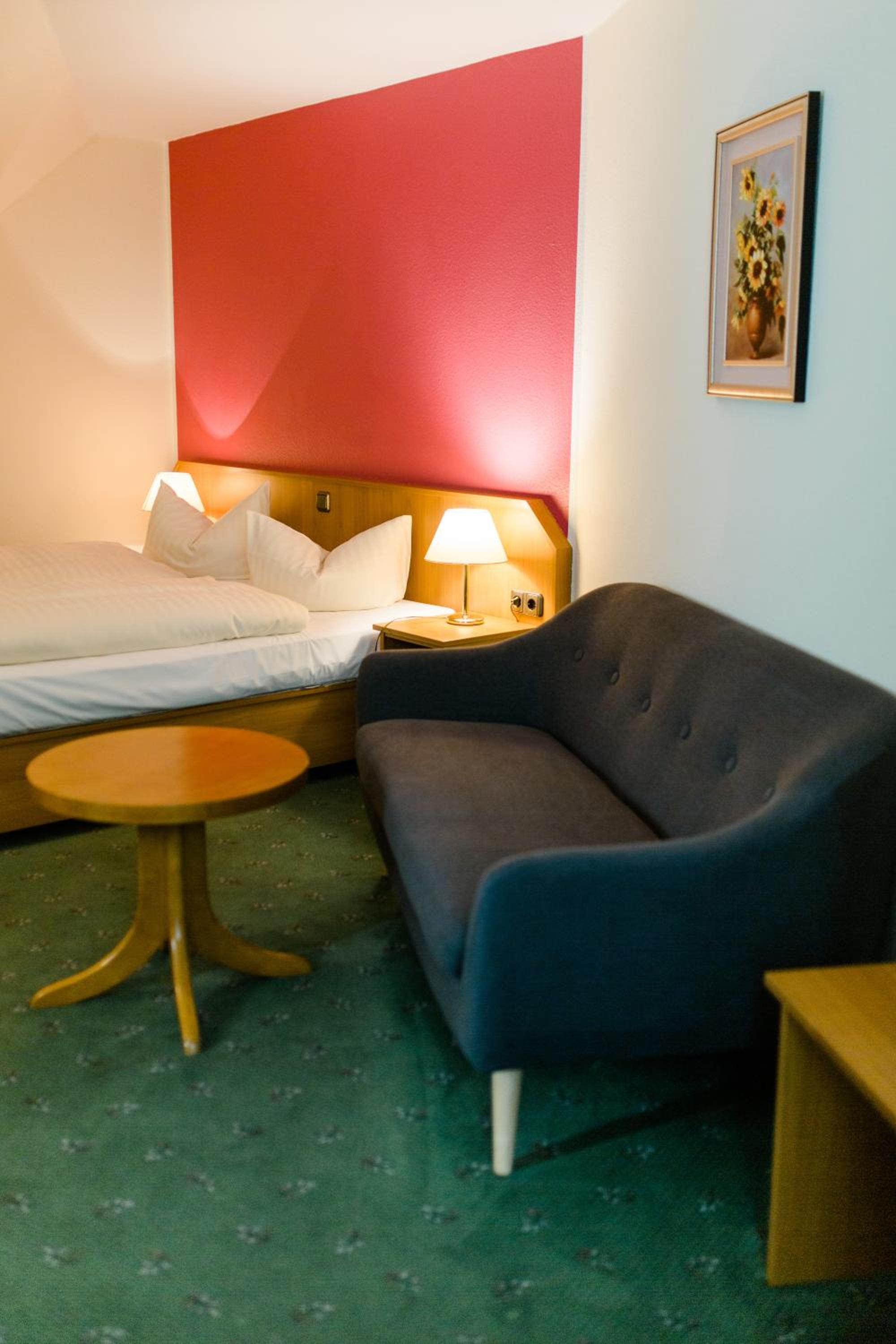 Standard Double Room - Photo 19