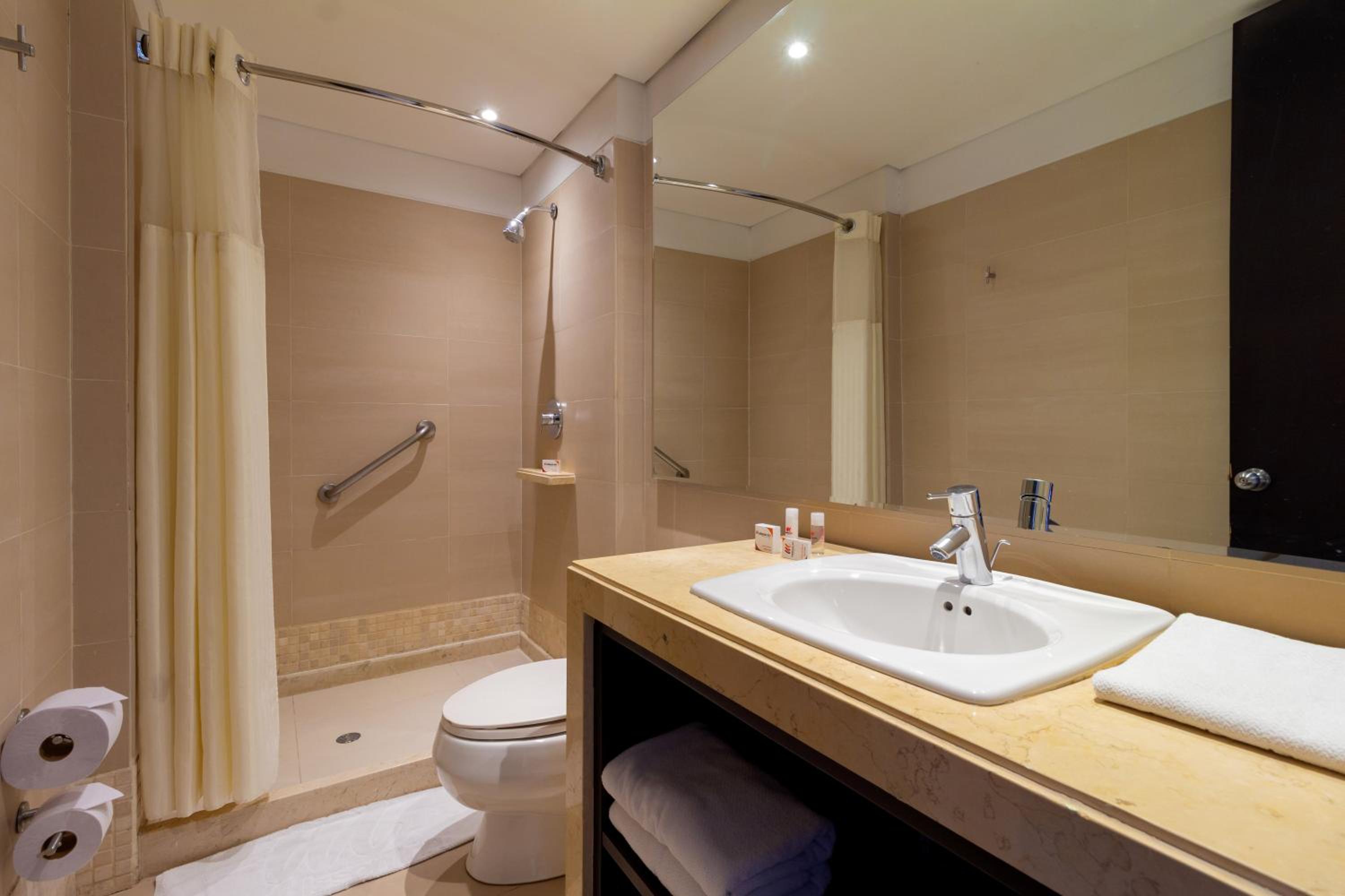 Business Suite - Photo 12