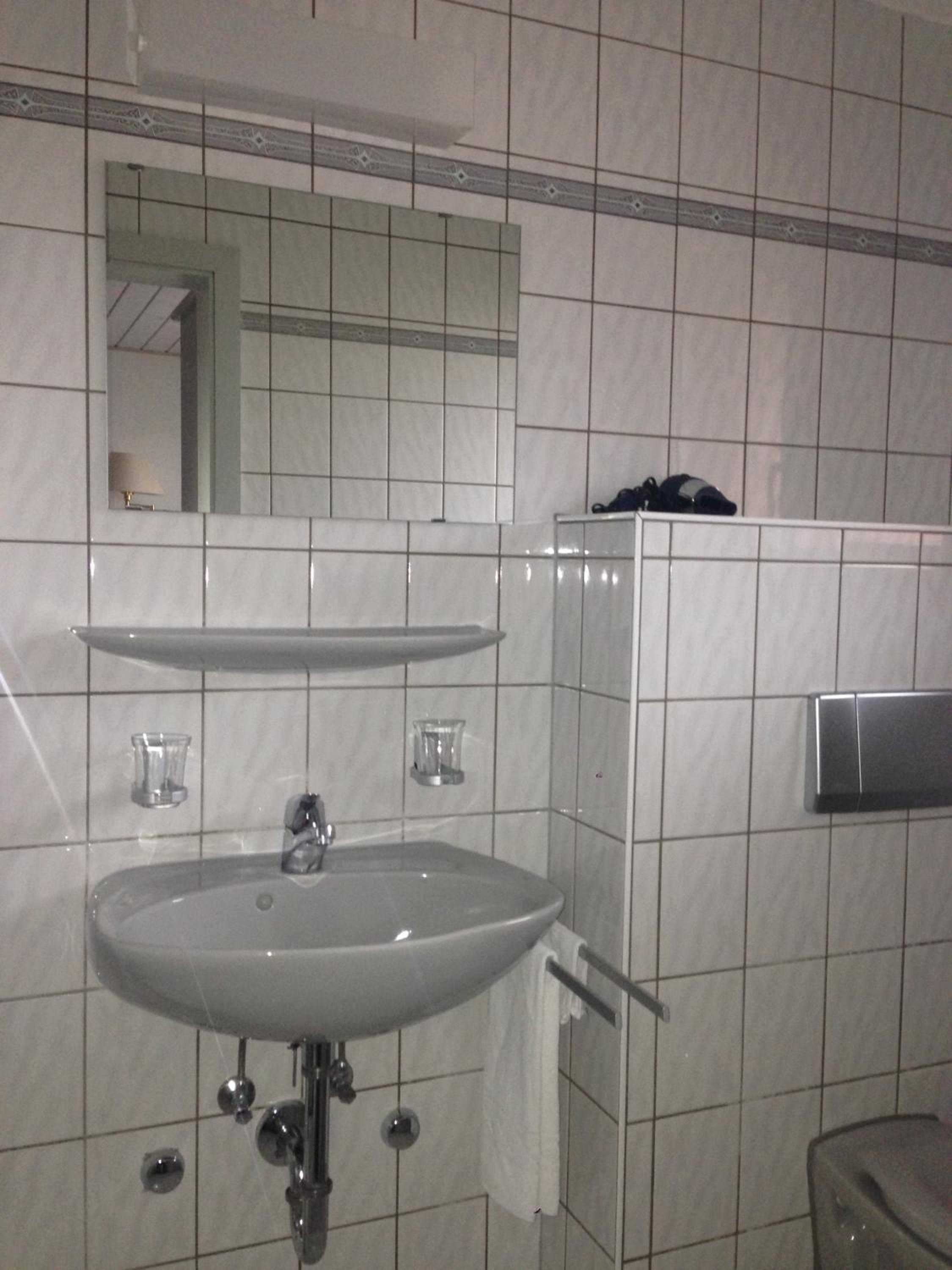 Single Room photo 3