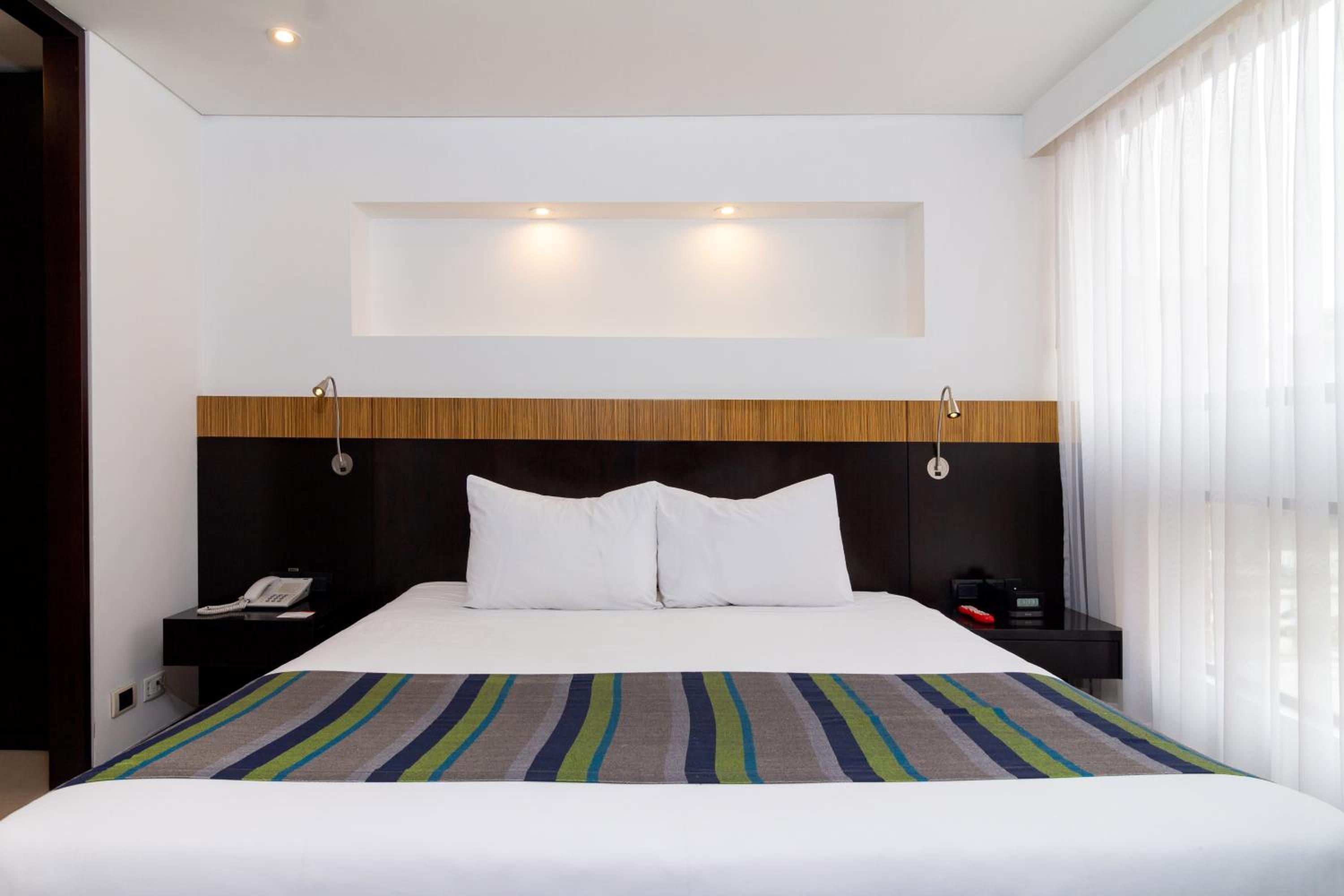 Standard Double Room - Photo 11