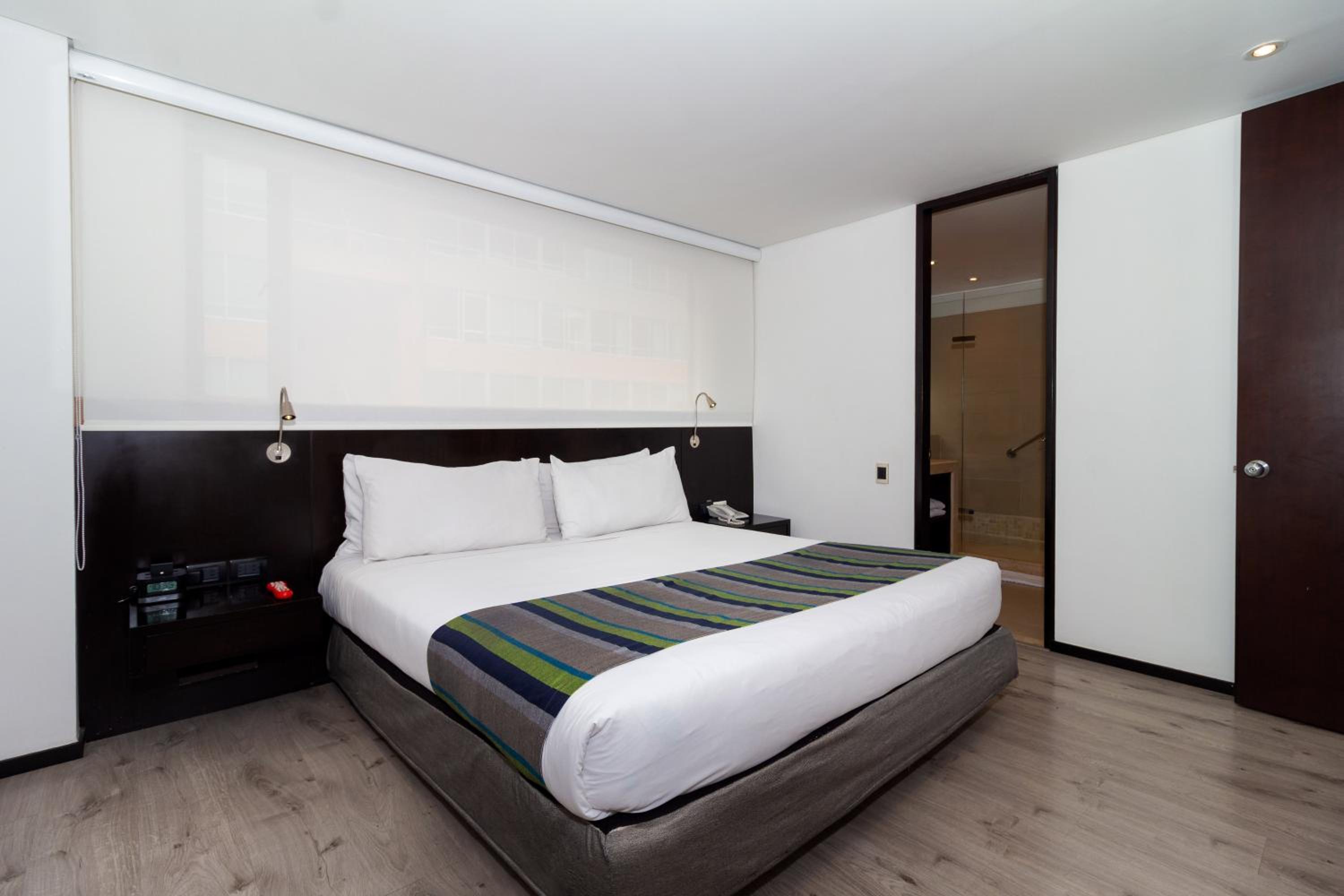 Business Suite - Photo 16