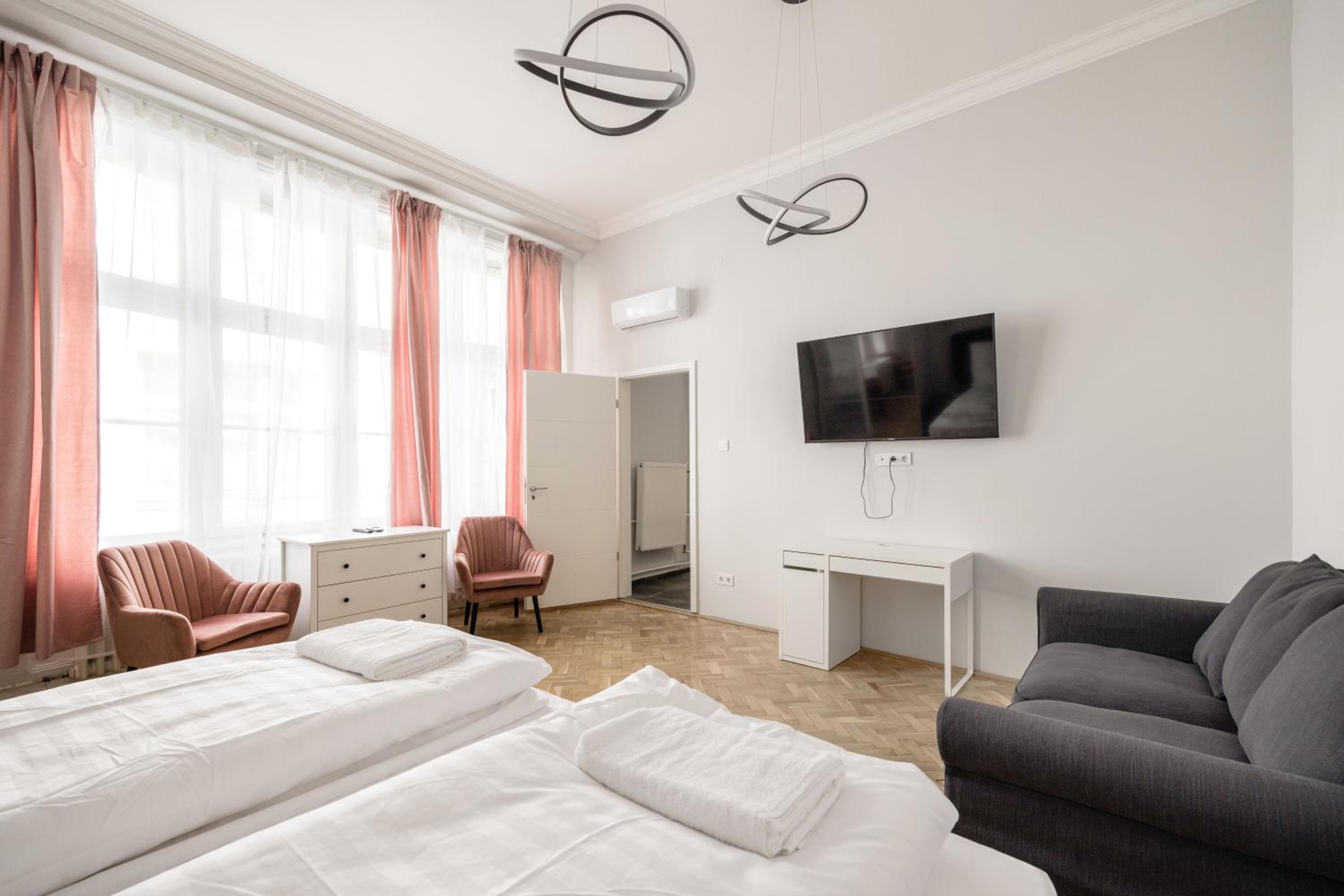 Deluxe Apartment - Photo 6