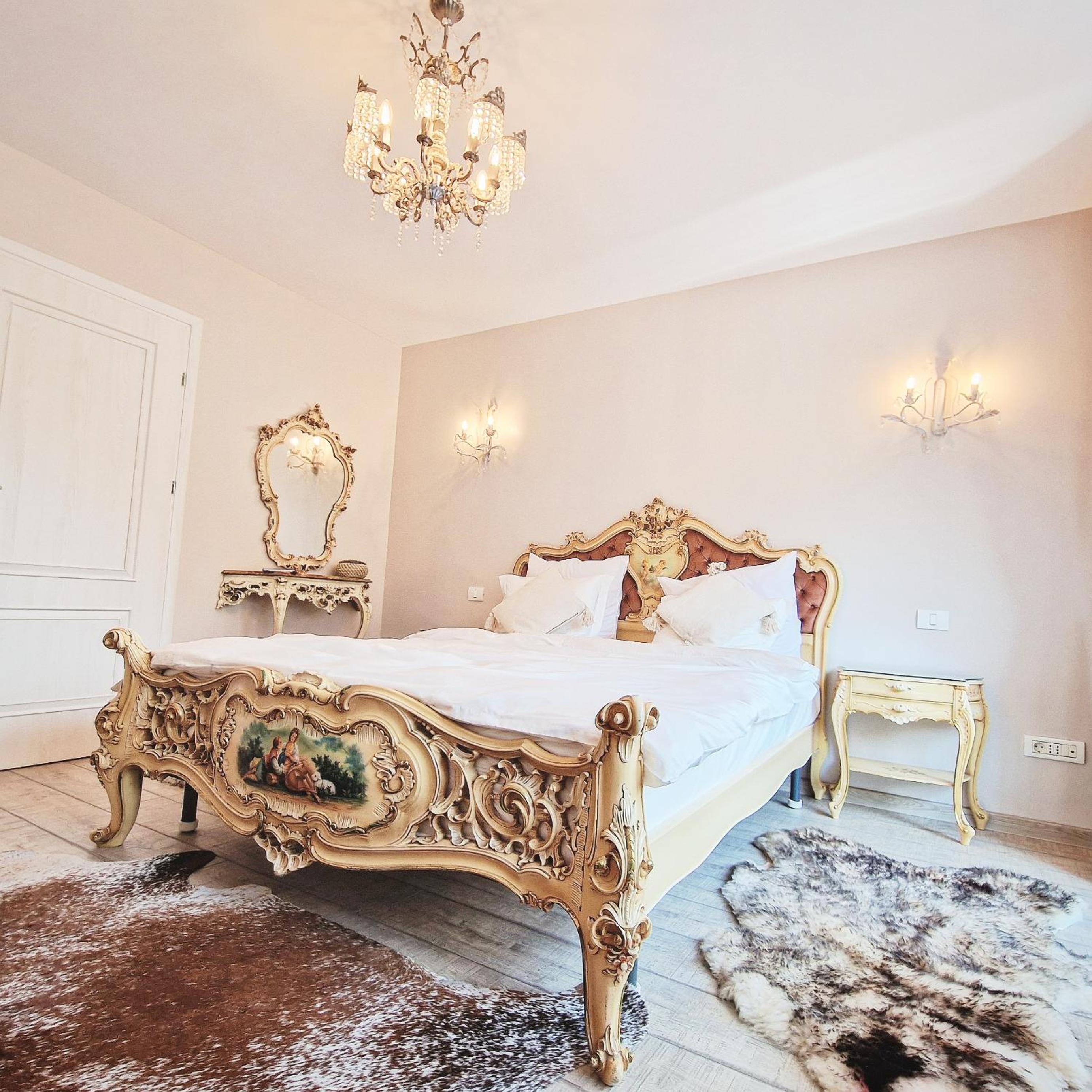 One-Bedroom Apartment - Photo 4