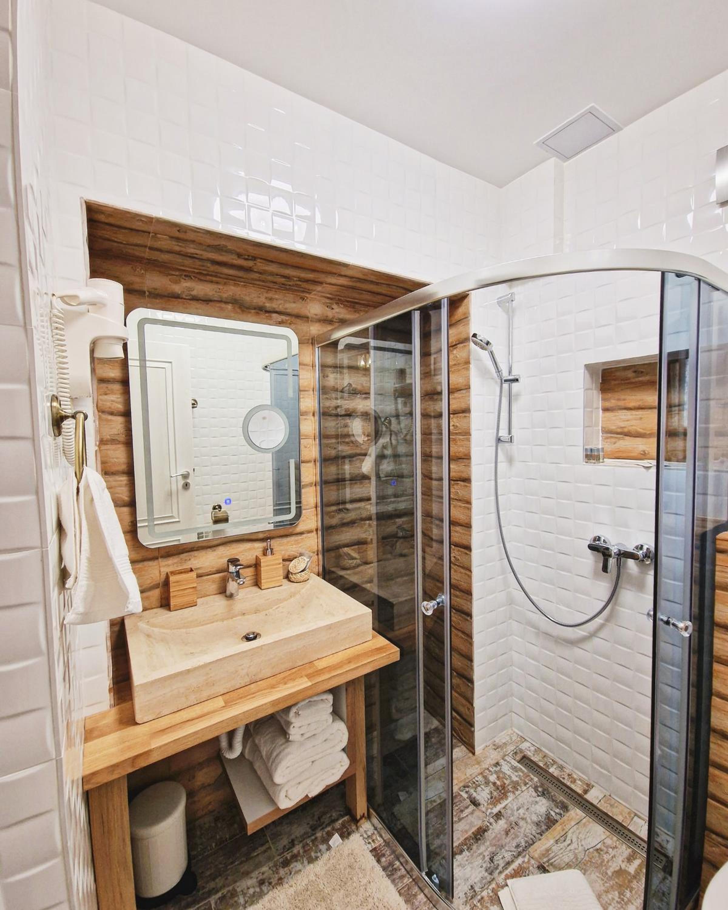 One-Bedroom Apartment - Photo 17