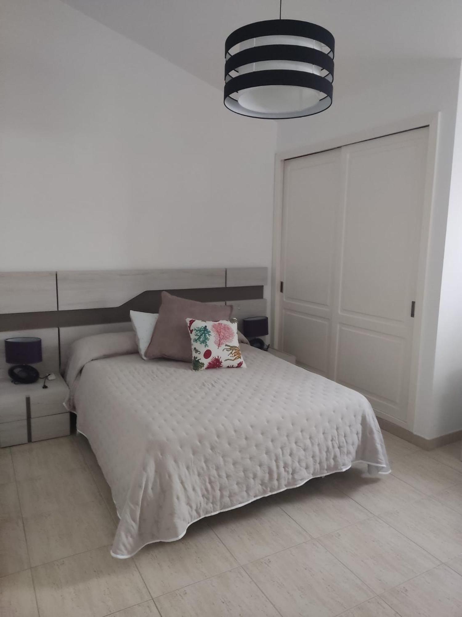 Villa de Tres Habitaciones