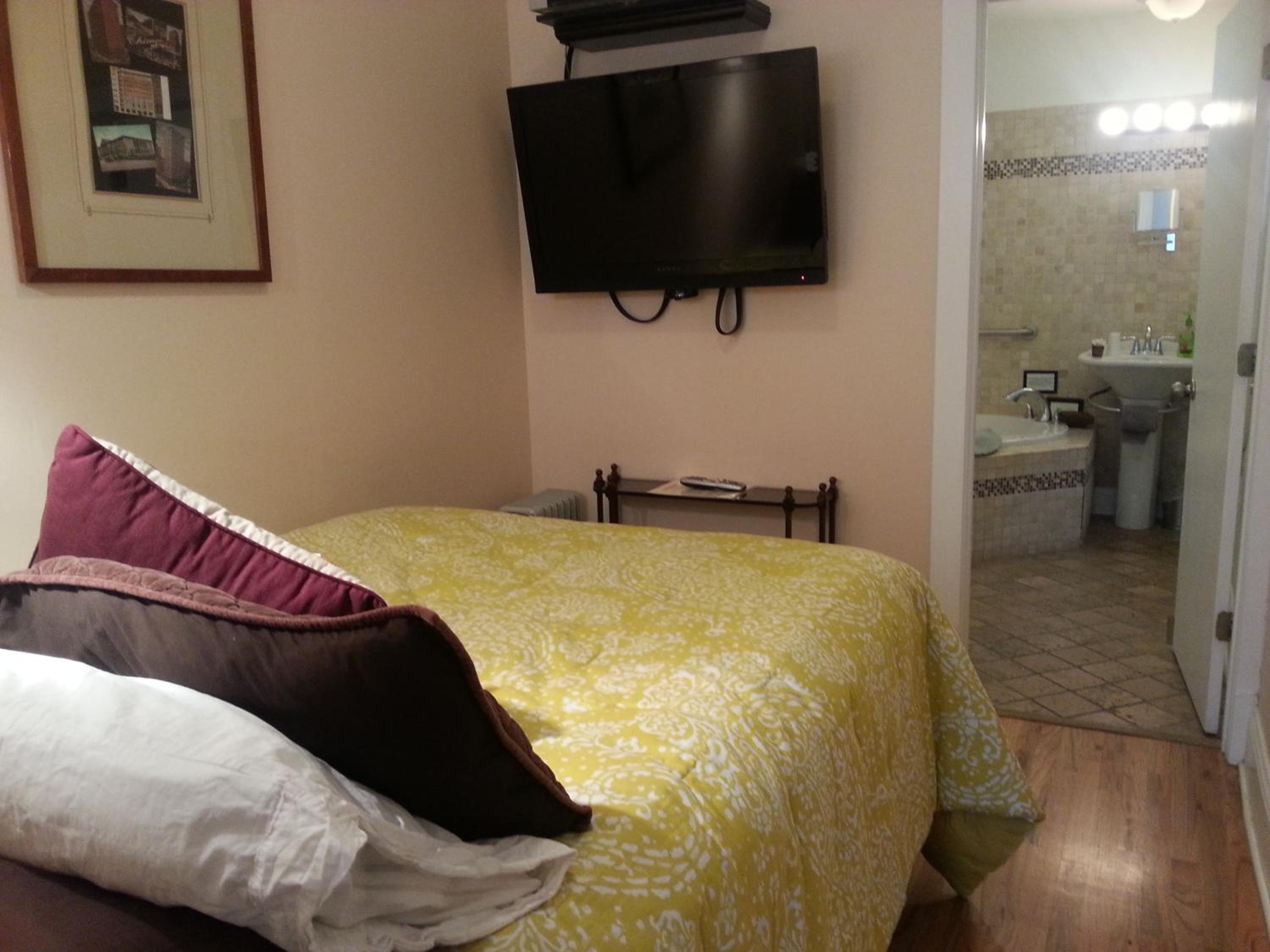 Superior Queen Room with Spa Bath