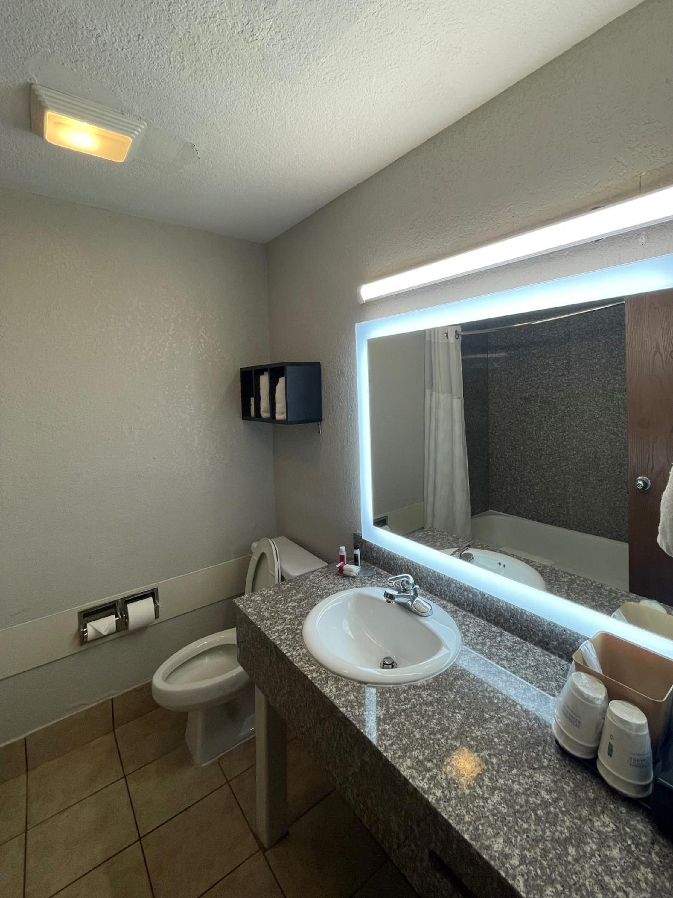 King Room- Non-Smoking - Photo 13