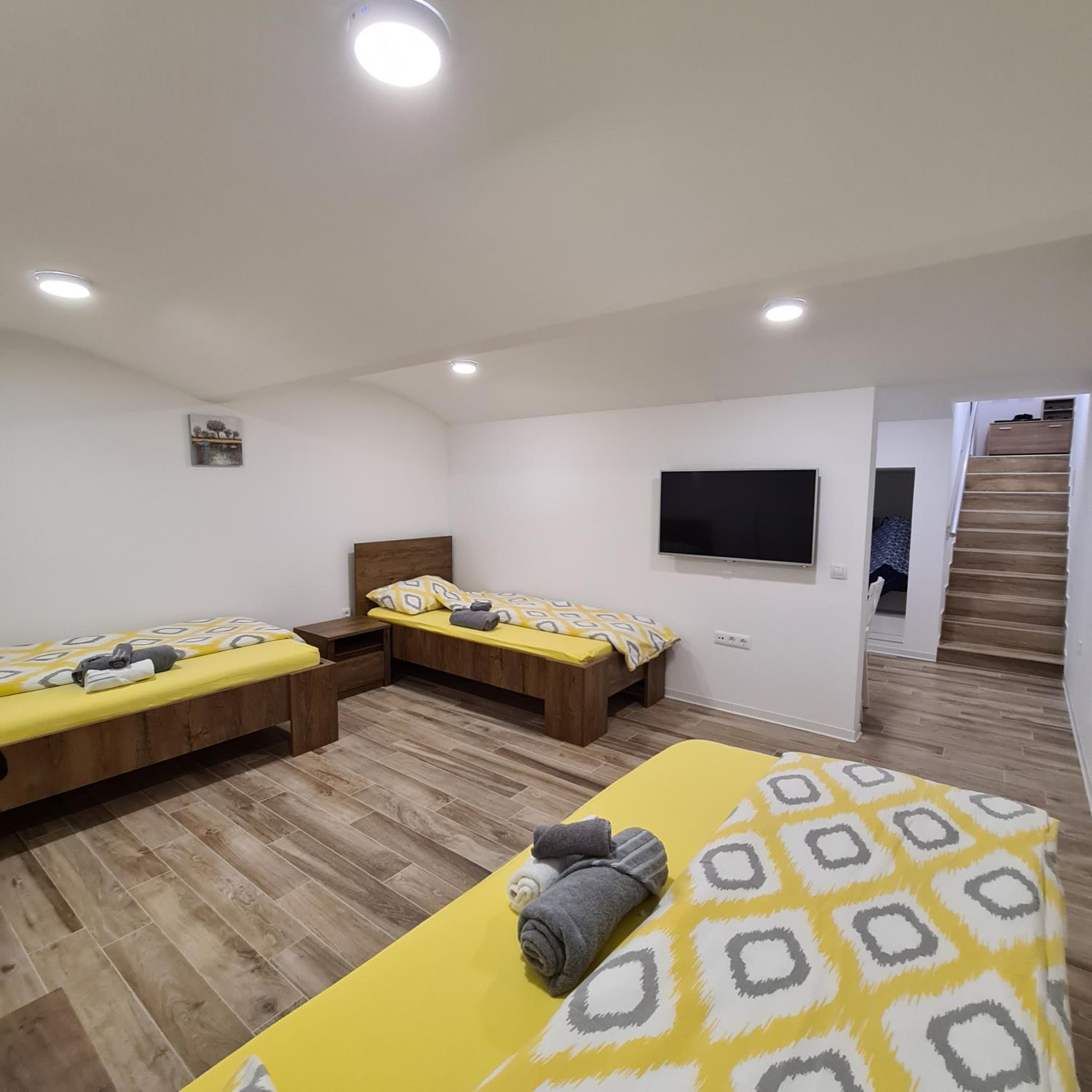 One-Bedroom Apartment photo 1