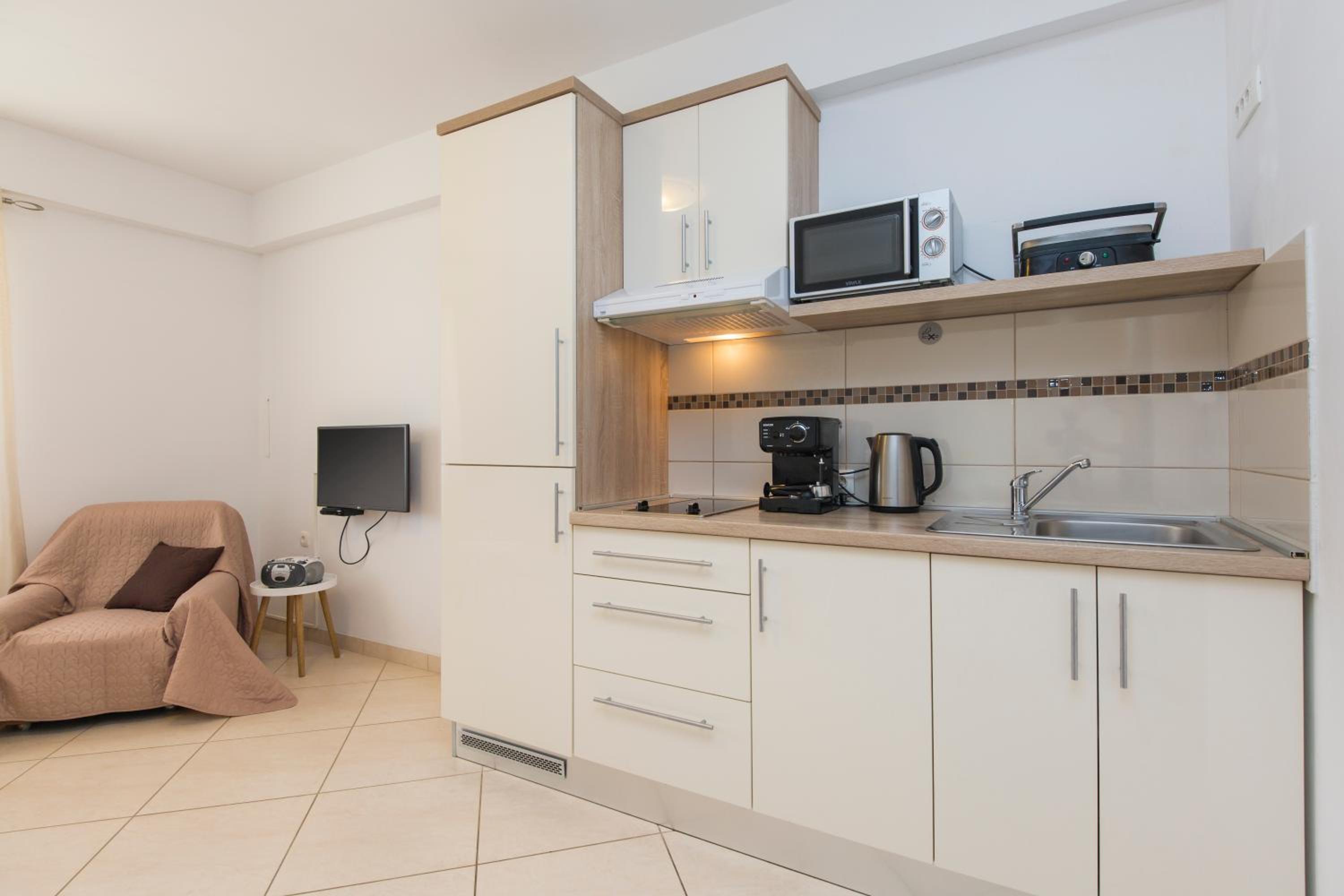 Apartment - Ground Floor photo 2