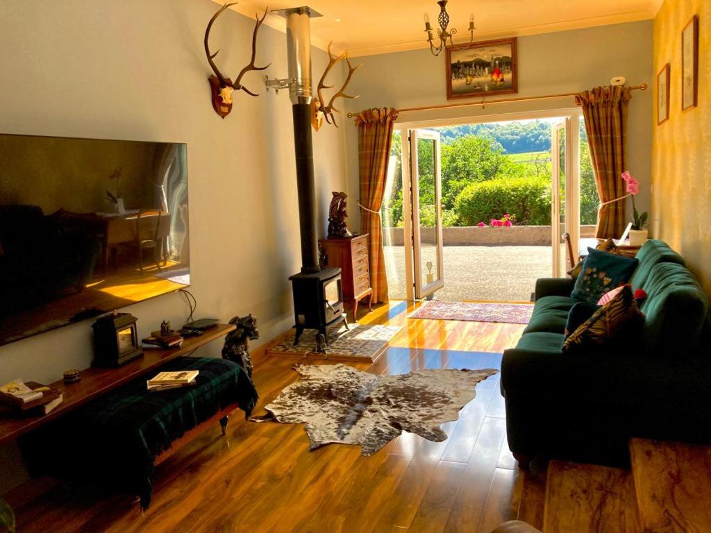 One-Bedroom Apartment - Photo 1