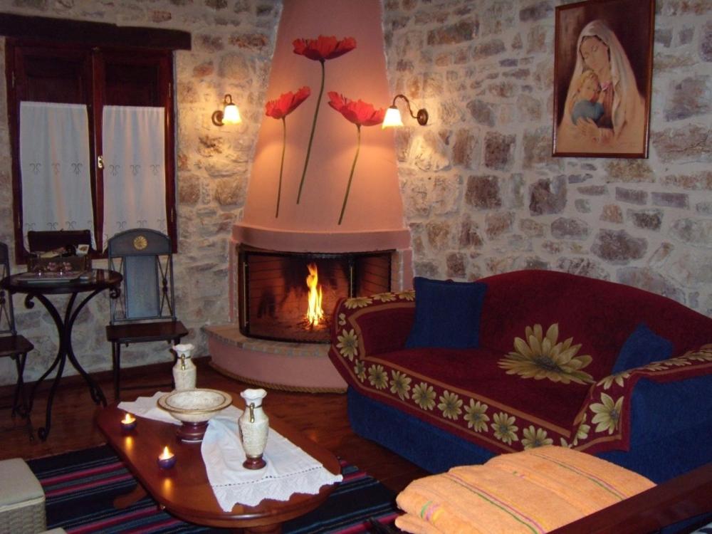 Double Room with Seating Area and Fireplace photo 1