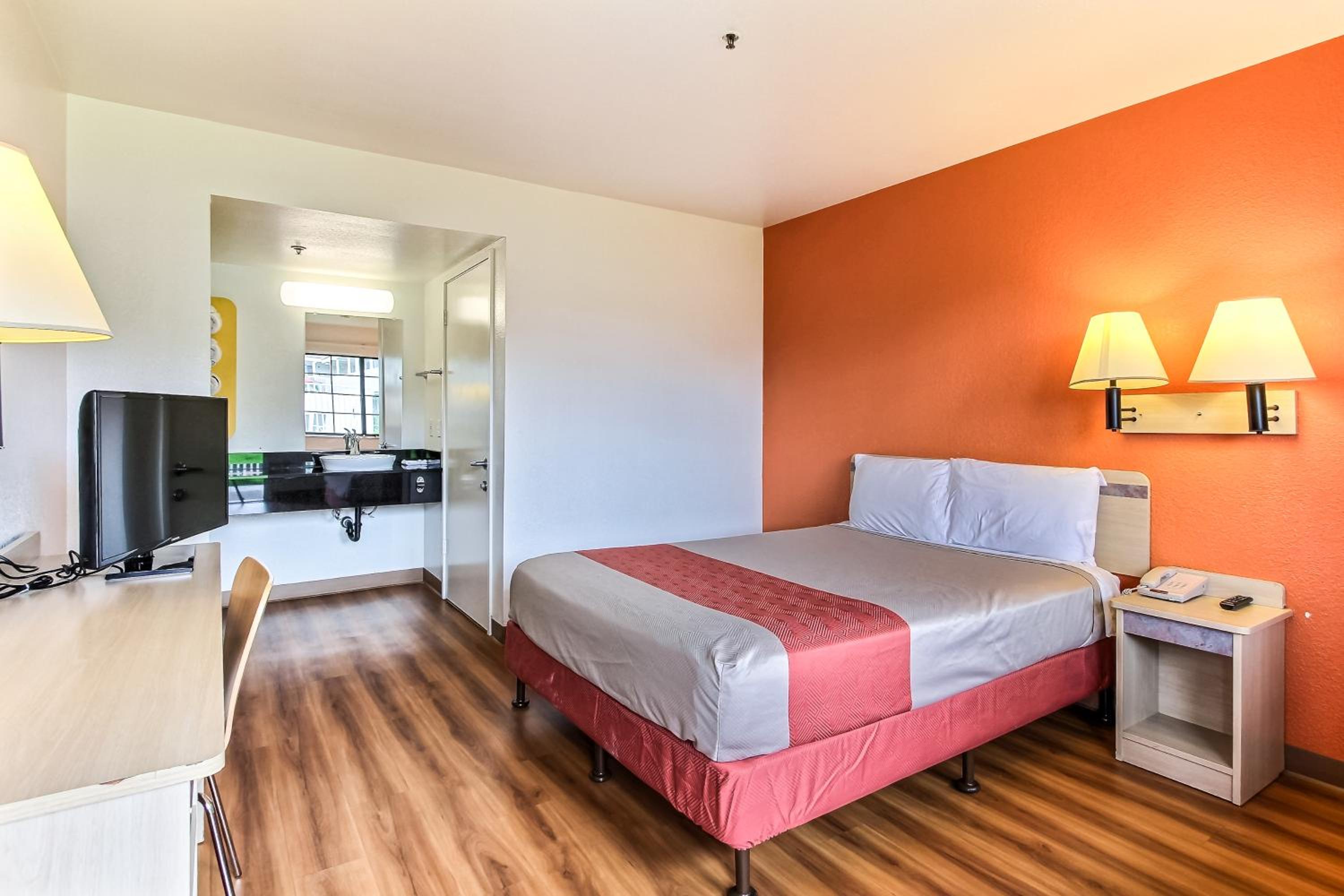 Deluxe Queen Room photo 1
