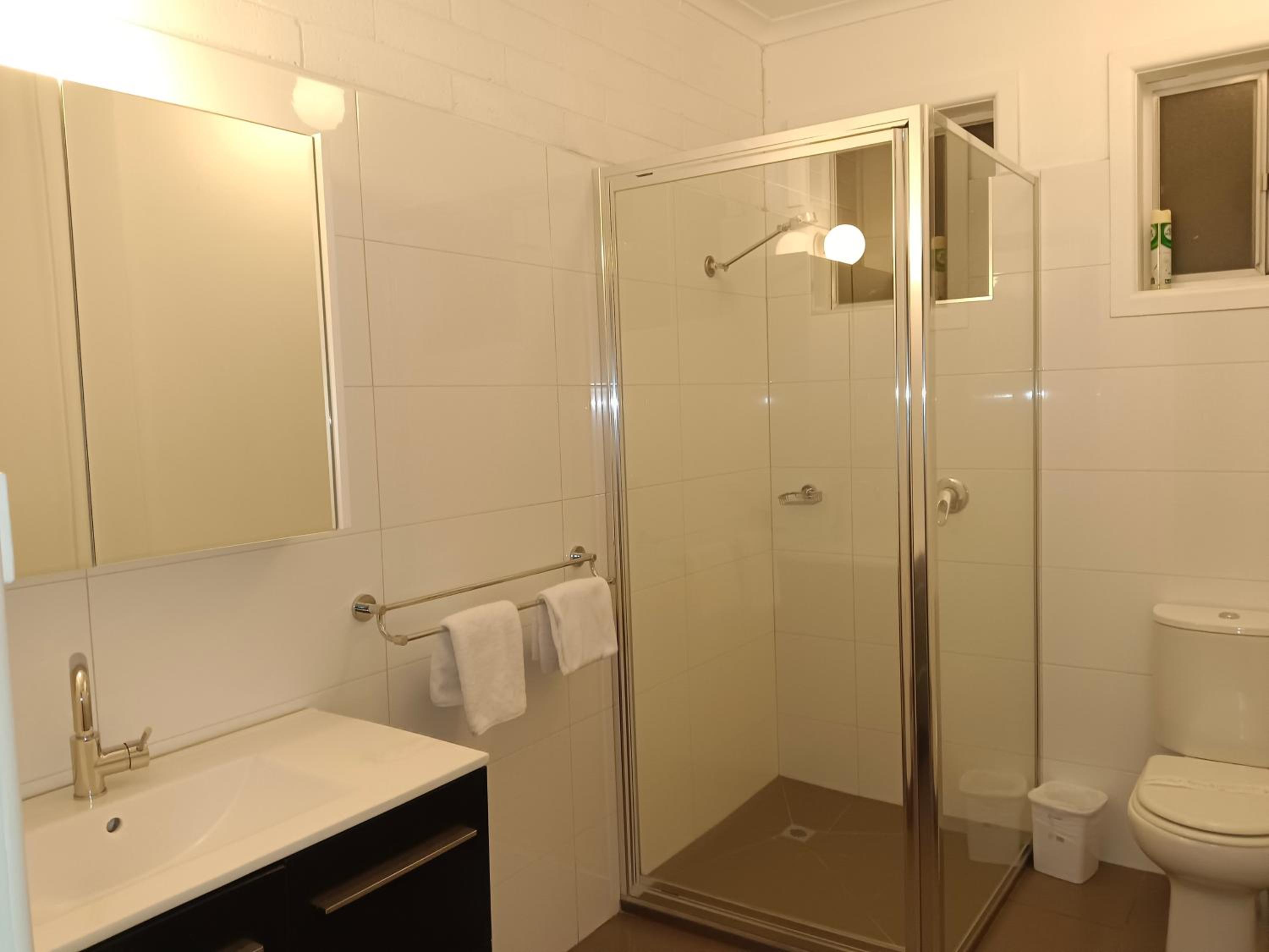 Deluxe King Room - Photo 2
