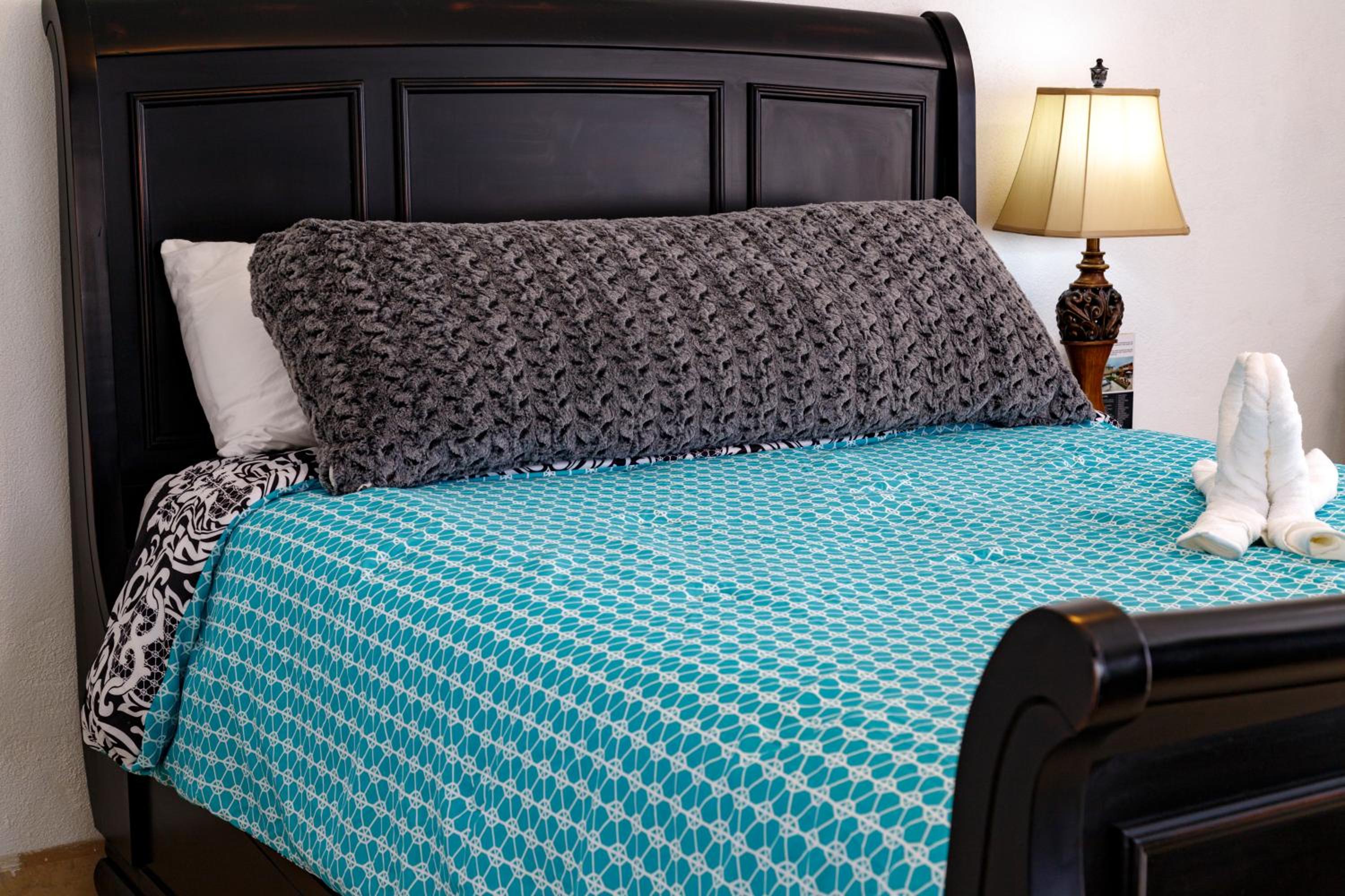 Studio Apartment with Queen Bed