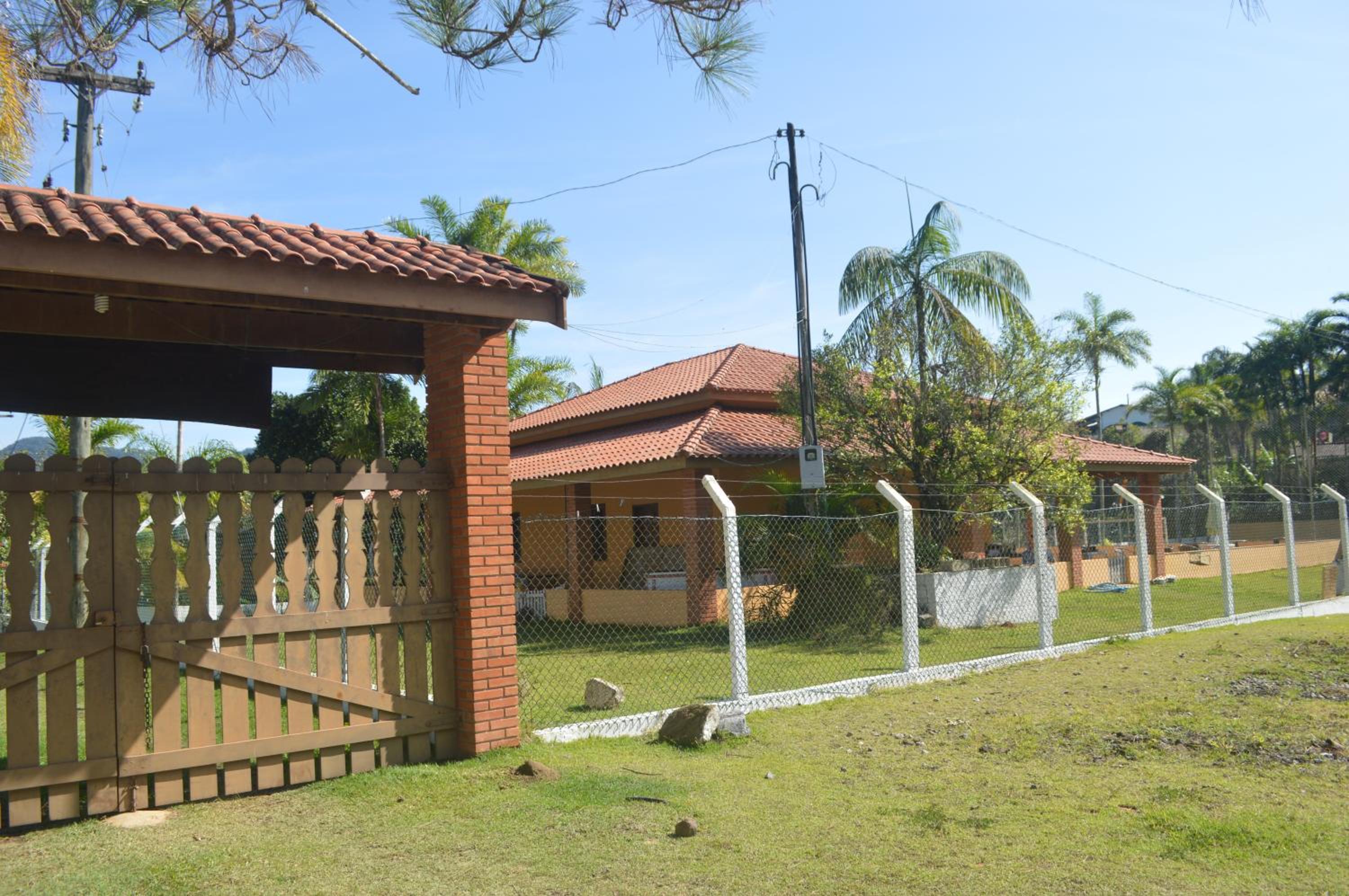 Three-Bedroom House photo 3