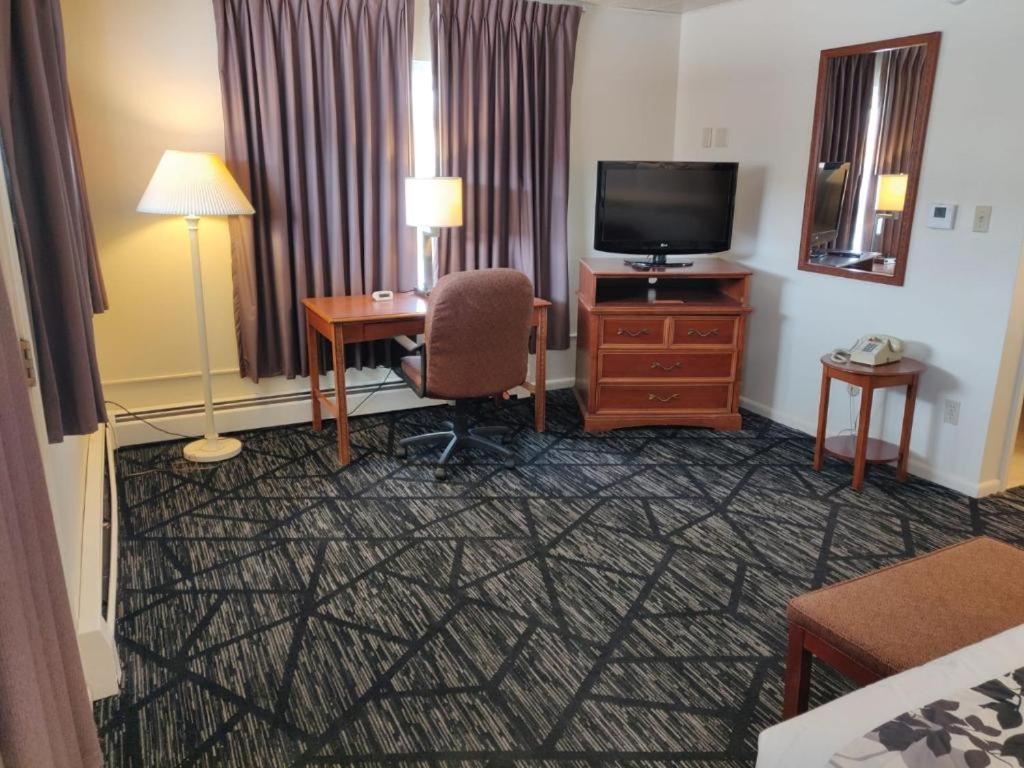 Standard King Room - Photo 3
