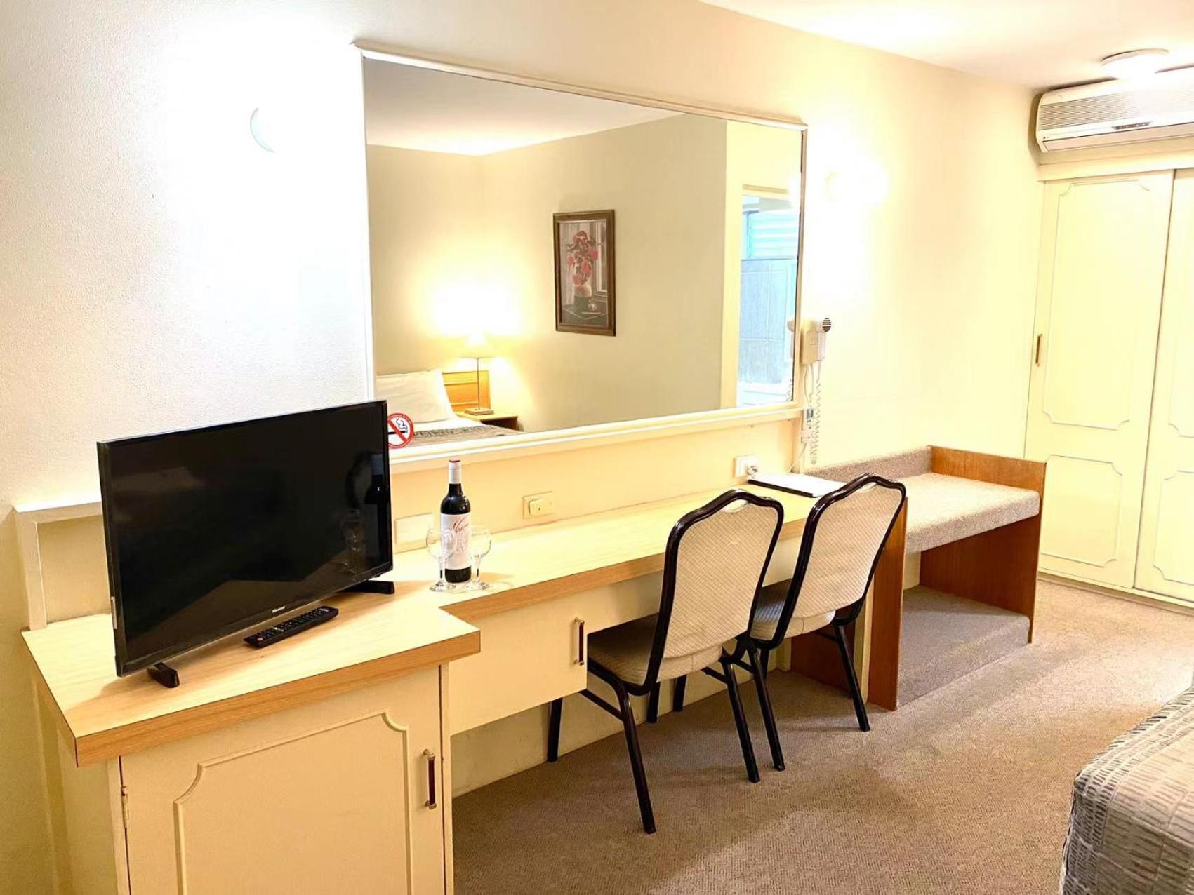 Large Double or Twin Room - Photo 1