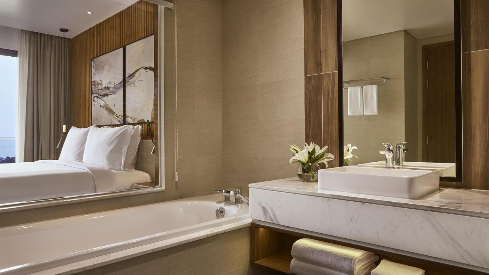Studio King Room with Balcony and Pool Access  - Photo 4